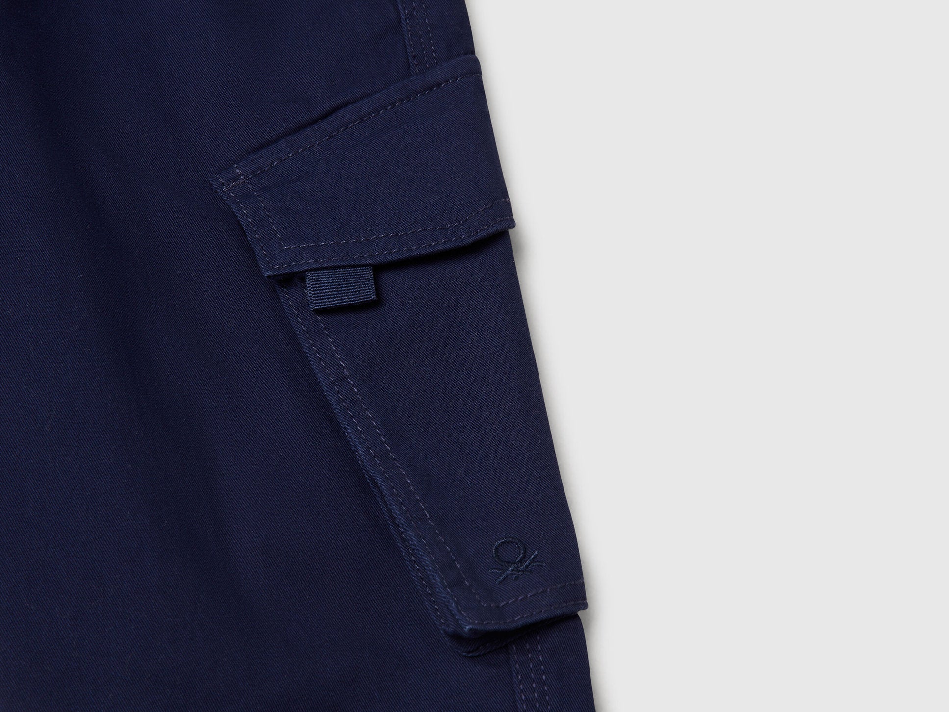 Benetton_Slim Fit Cargo Trousers_4TCGCF049_252_03