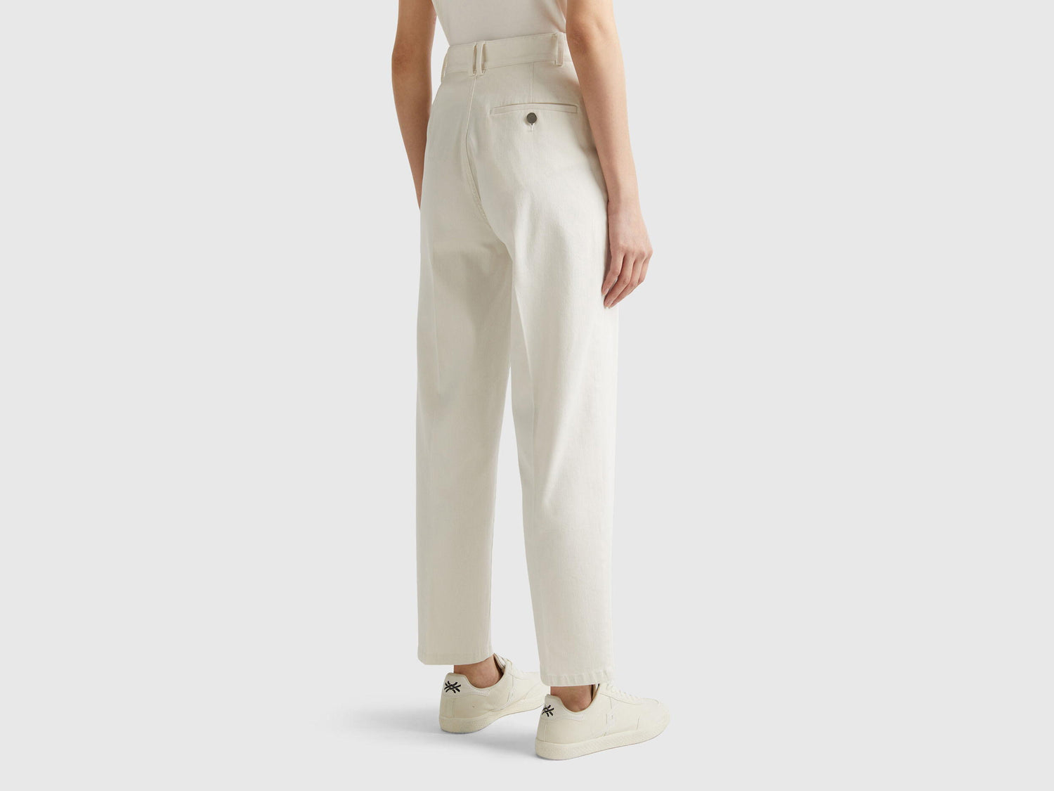 Chino Trousers In Cotton And Modal¨_4TDCDF05X_0Z3_02