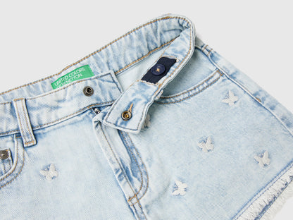 Denim Shorts With Butterfly Embroidery_4Utpc902Y_901_03