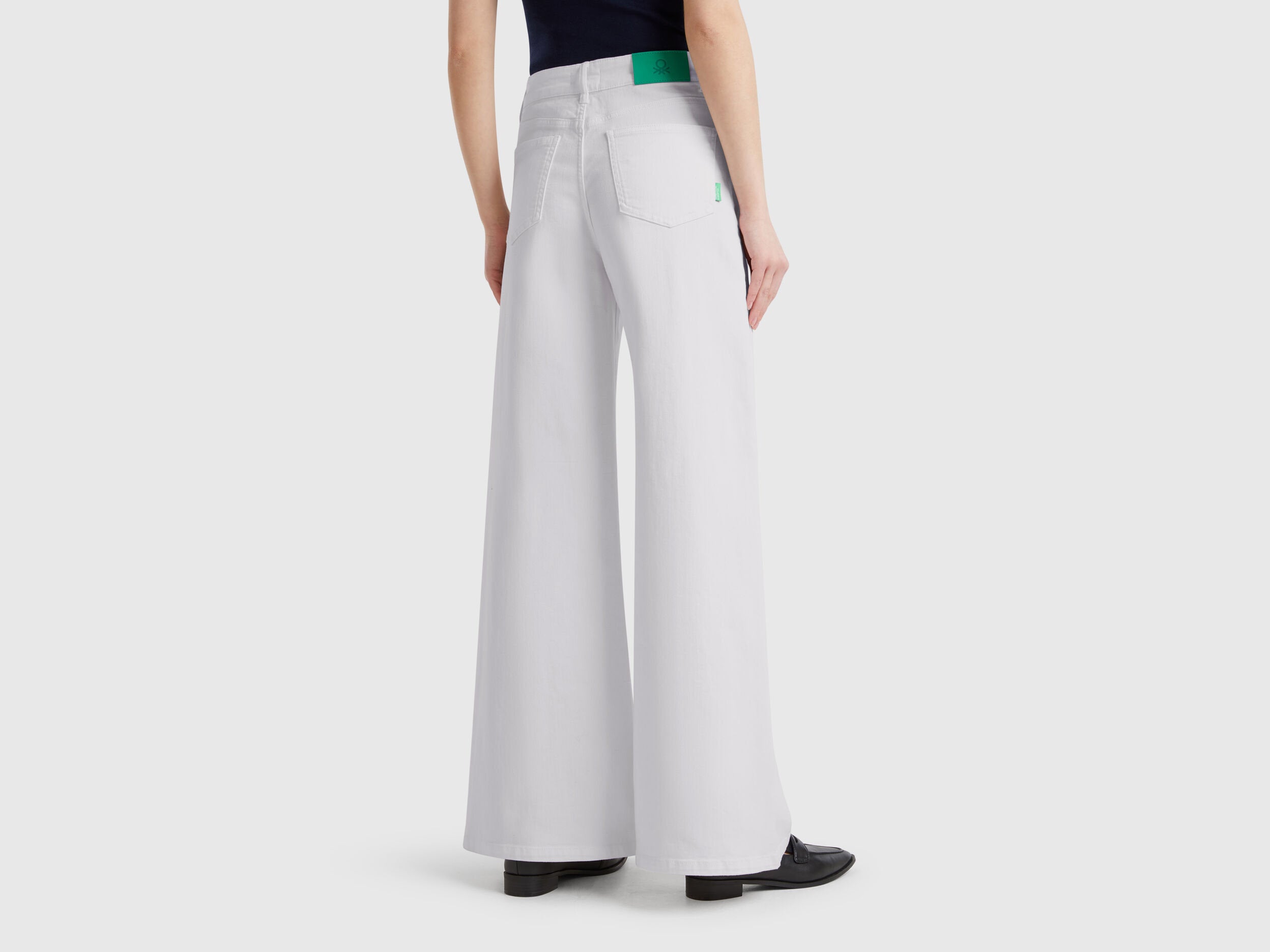 Benetton_Loose Fit Trousers_4WDDDE029_101_03