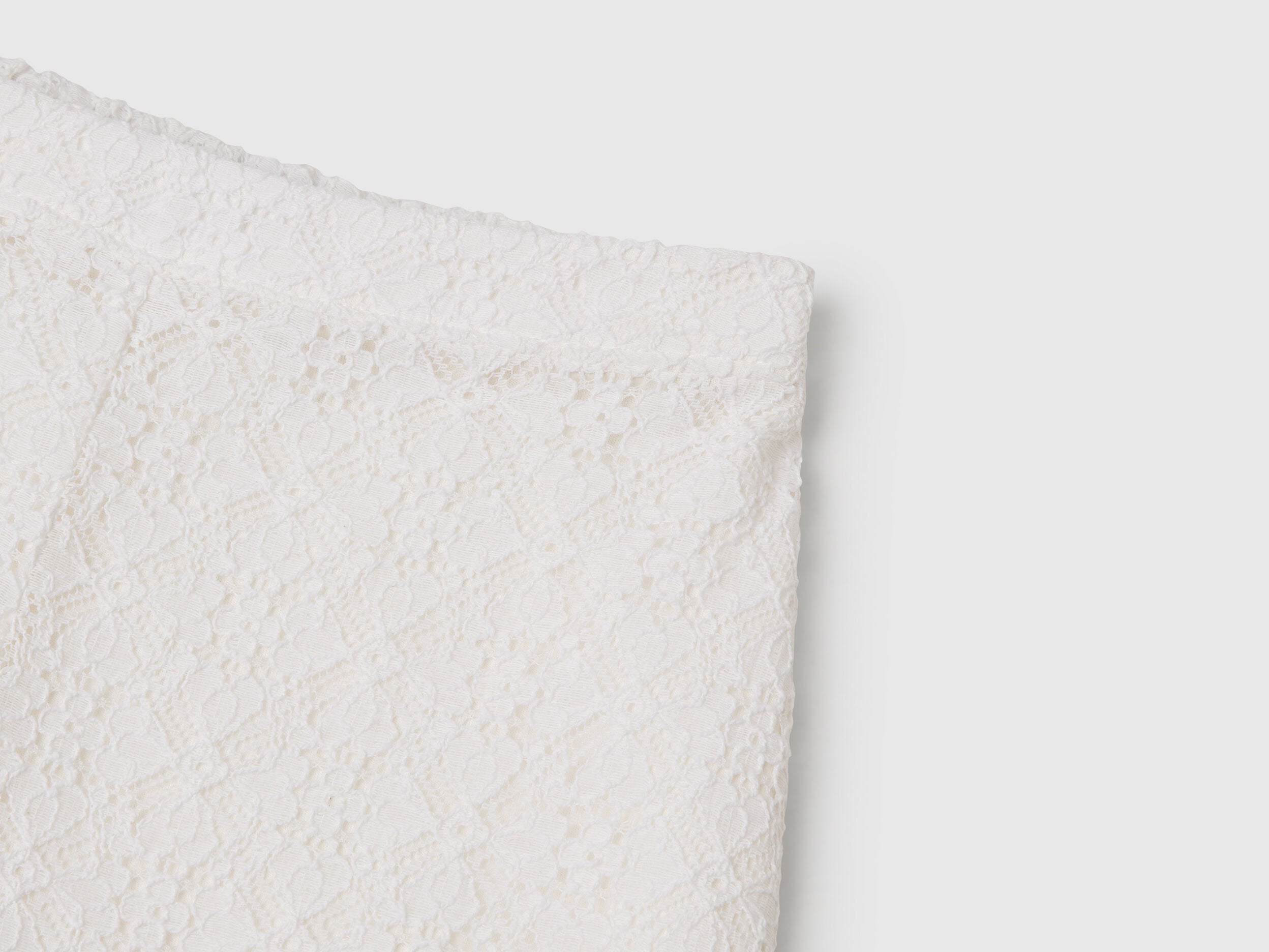 Benetton_Wide Leg Trousers in Lace_4WYWCF04E_901_03