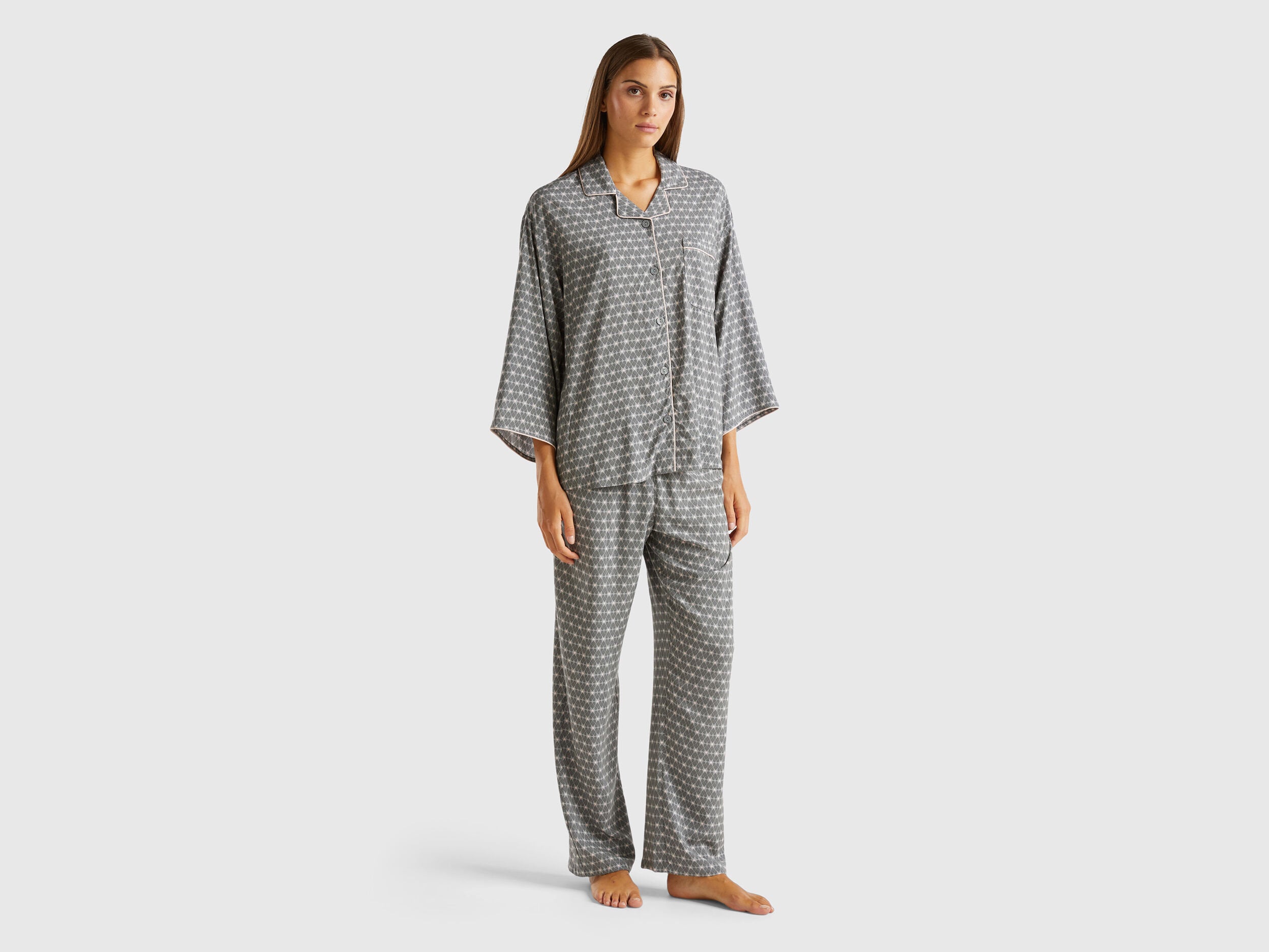 Patterned Pyjamas in Pure Viscose_4X9X3P00J_61A_01