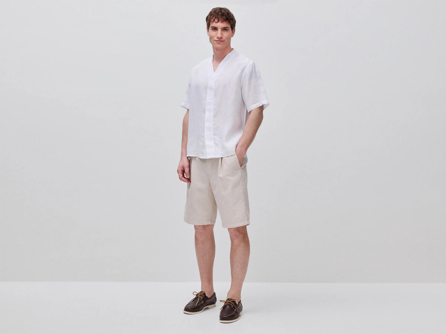 Benetton Creamy White Men Regular Fit Bermuda Shorts in Linen Blend SKU: 4YQSU901I_906 Image 01
