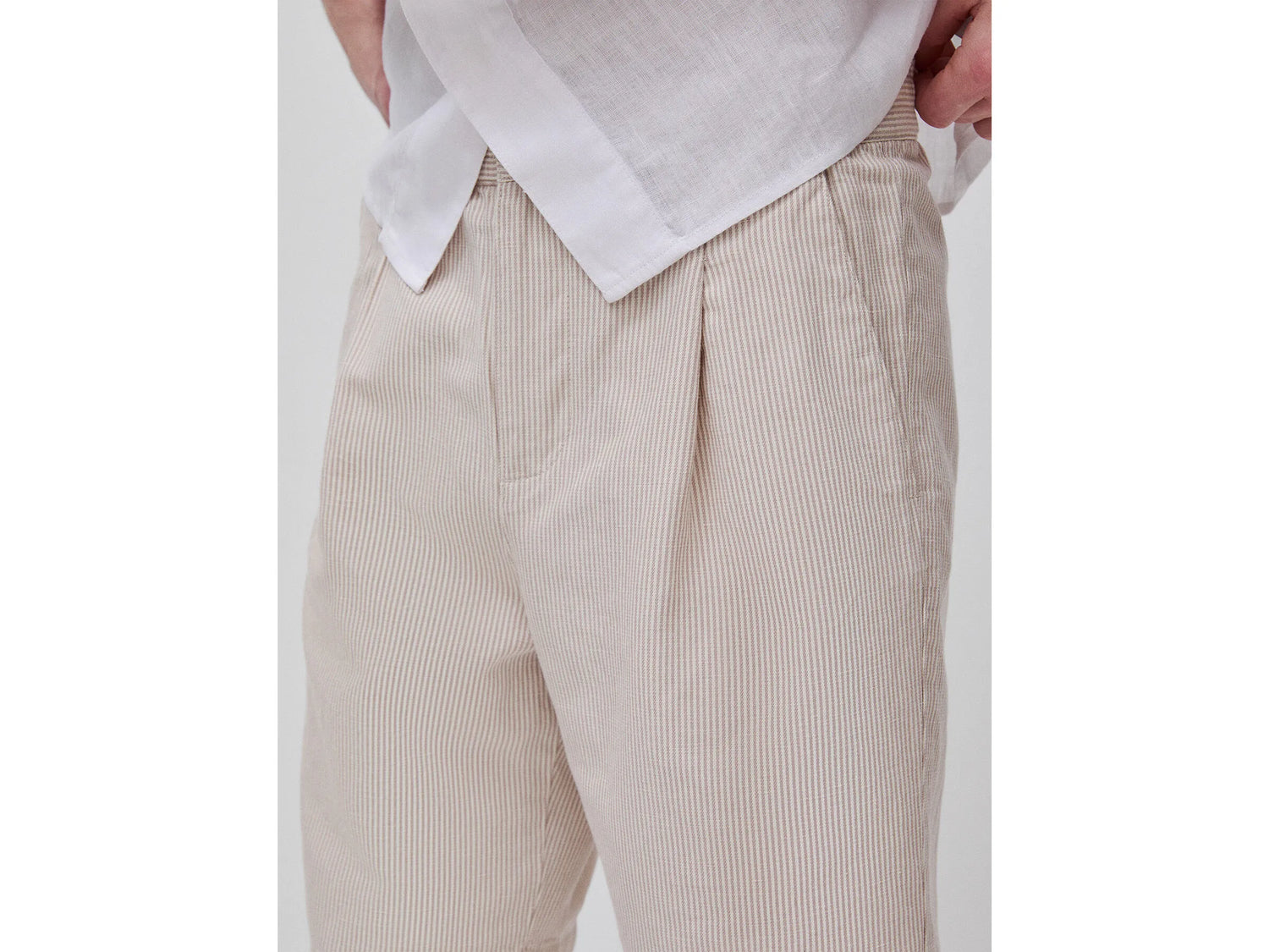 Benetton Creamy White Men Regular Fit Bermuda Shorts in Linen Blend SKU: 4YQSU901I_906 Image 04