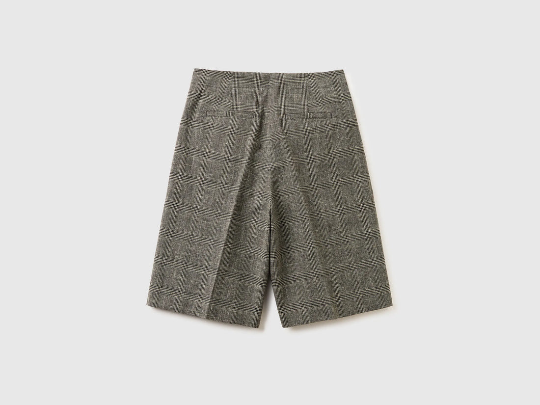 Benetton Gray Women Prince of Wales Bermudas SKU: 4Z8ED902H_901 Image 02