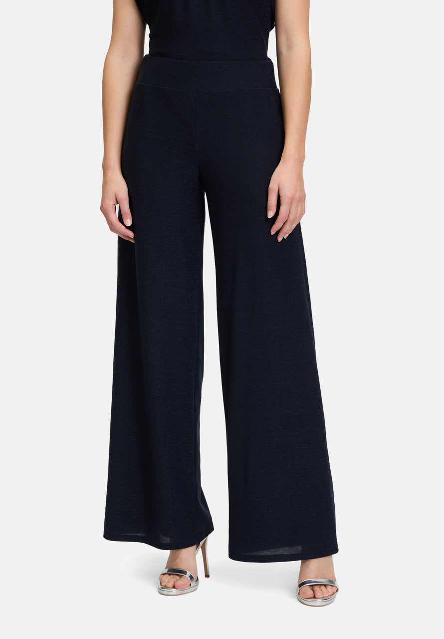 Modern Fit Pants With A Wide Leg_5006-4209_8541_02