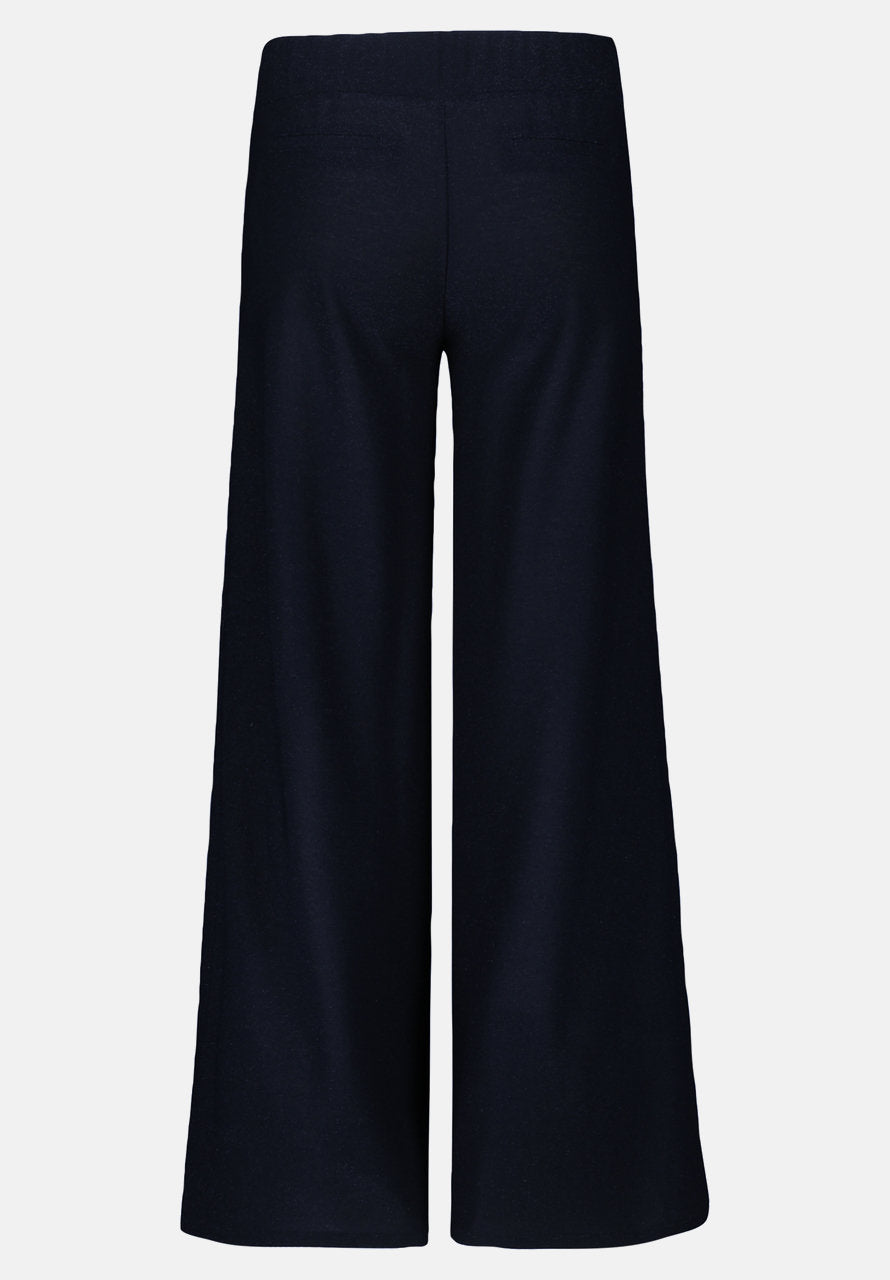 Modern Fit Pants With A Wide Leg_5006-4209_8541_05