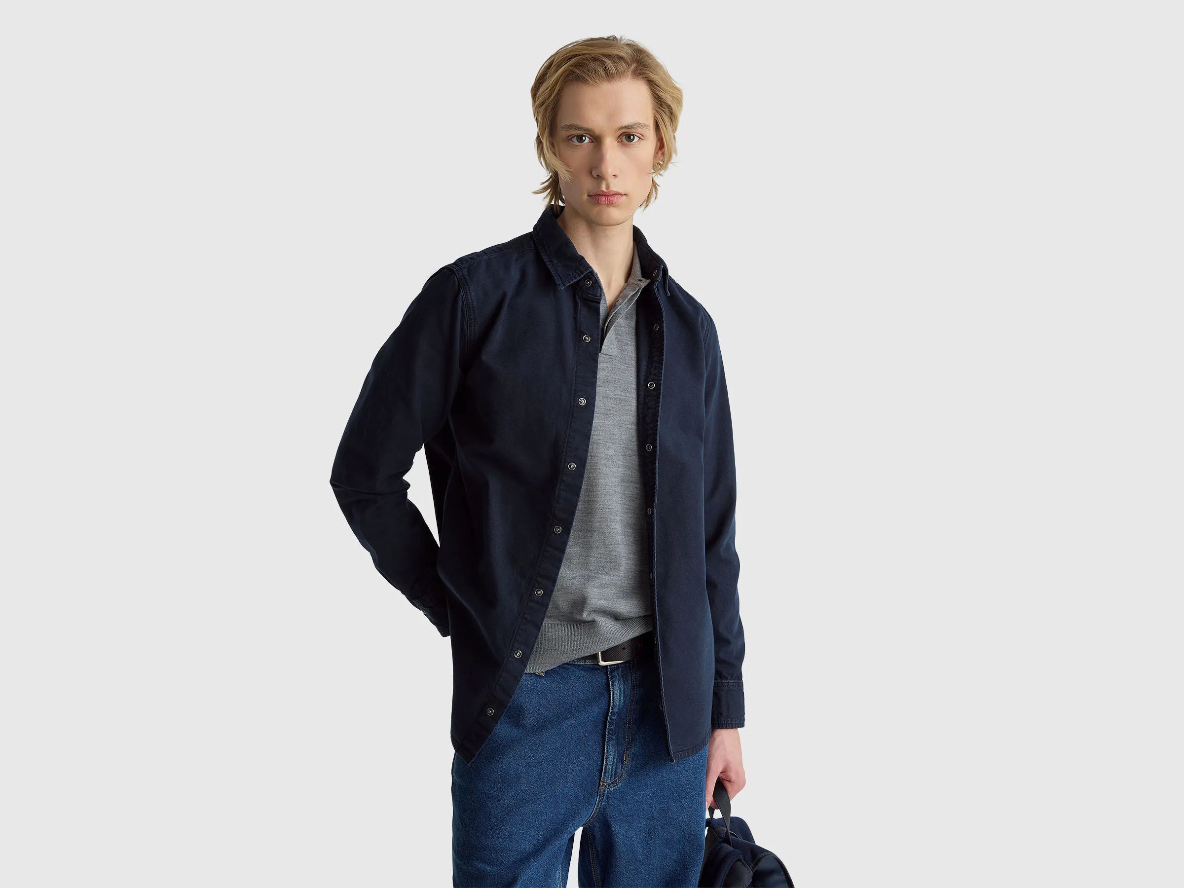 Benetton_Dark Blue_Slim Fit Shirt in 100% Cotton_500VUQ06H_9C1_01