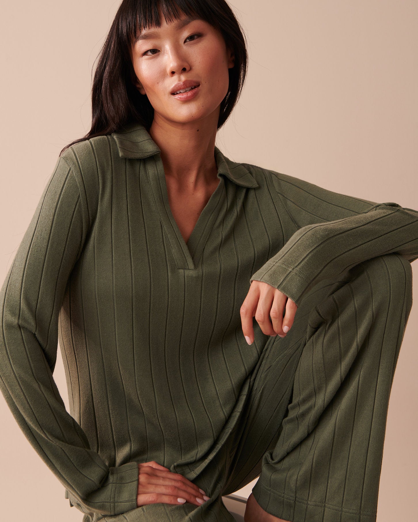 Ribbed Knit L/Slv V Neck_50100080_30007_01