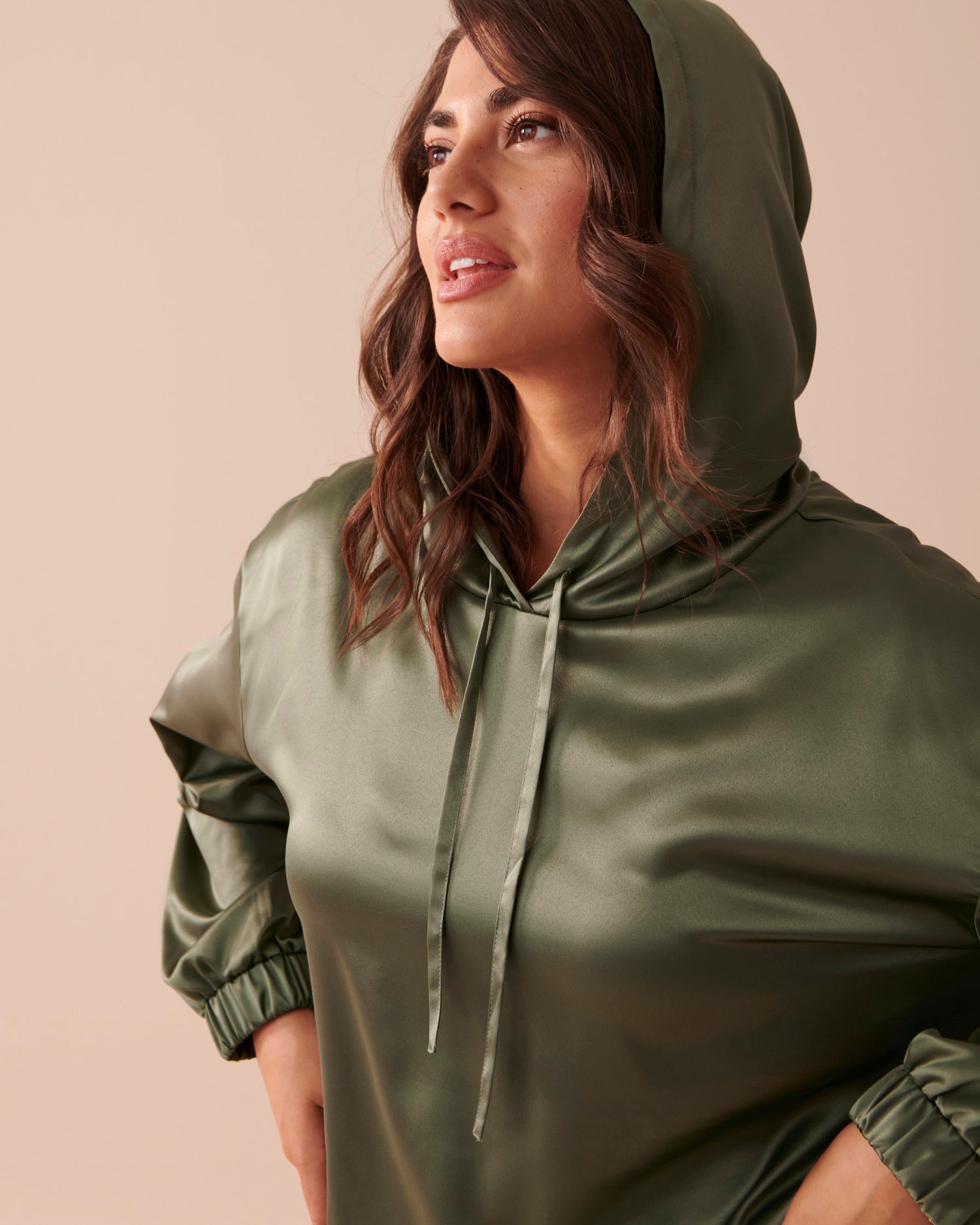 Satin Hoodie L/Slv_50100081_30007_04