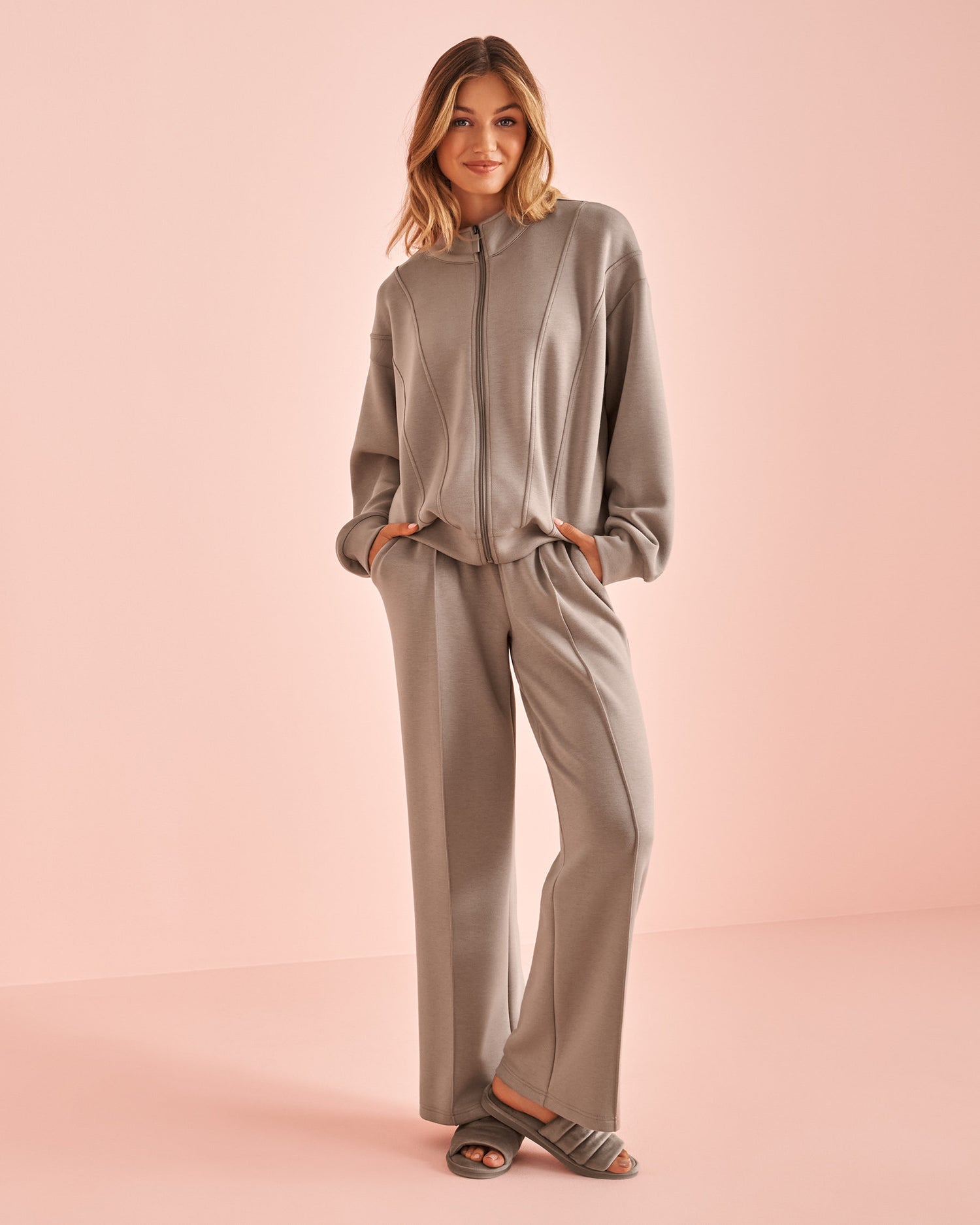 La Vie en Rose_Zip-Up Sweatshirt_50100100_00011_01