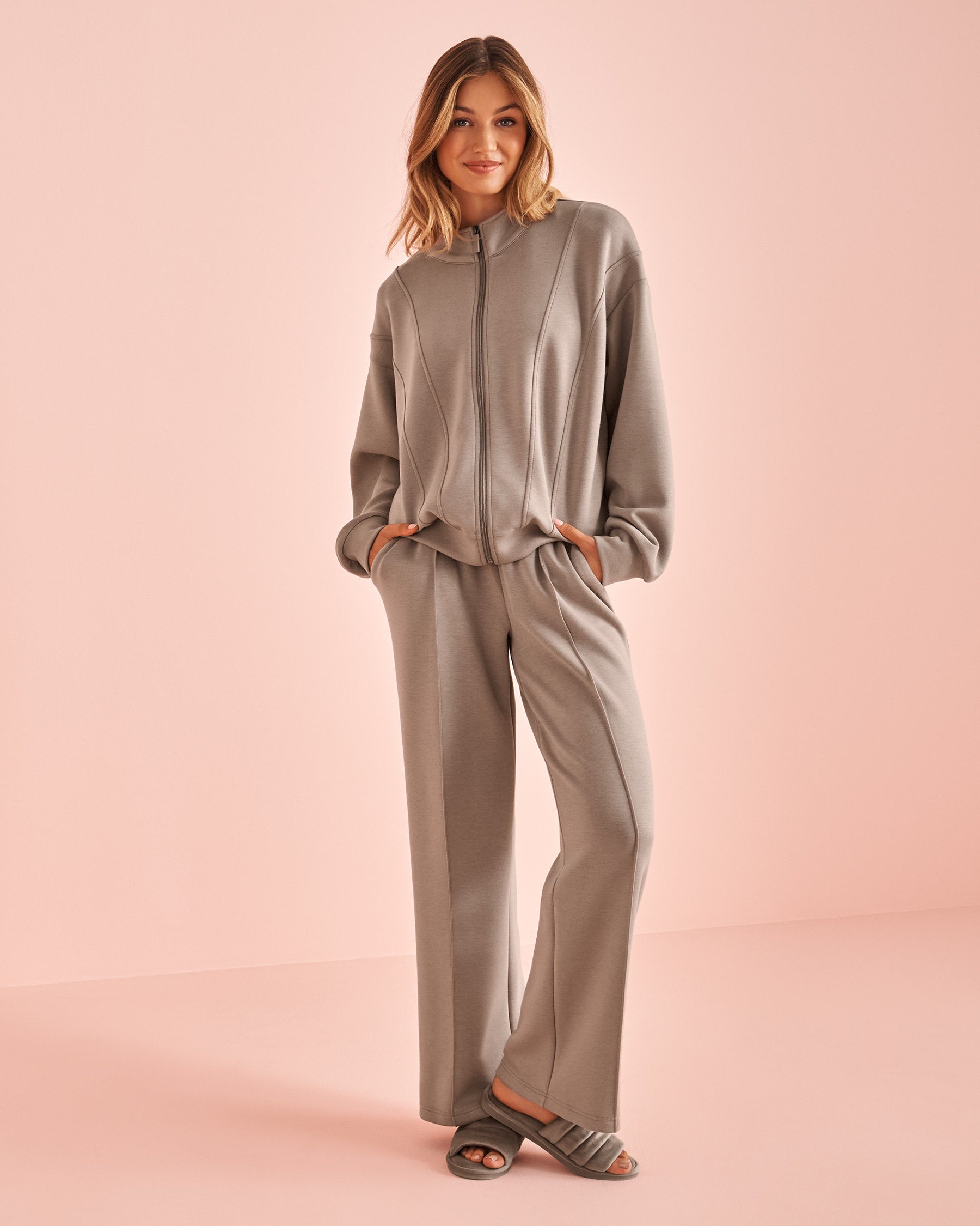 La Vie en Rose_Zip-Up Sweatshirt_50100100_00011_01