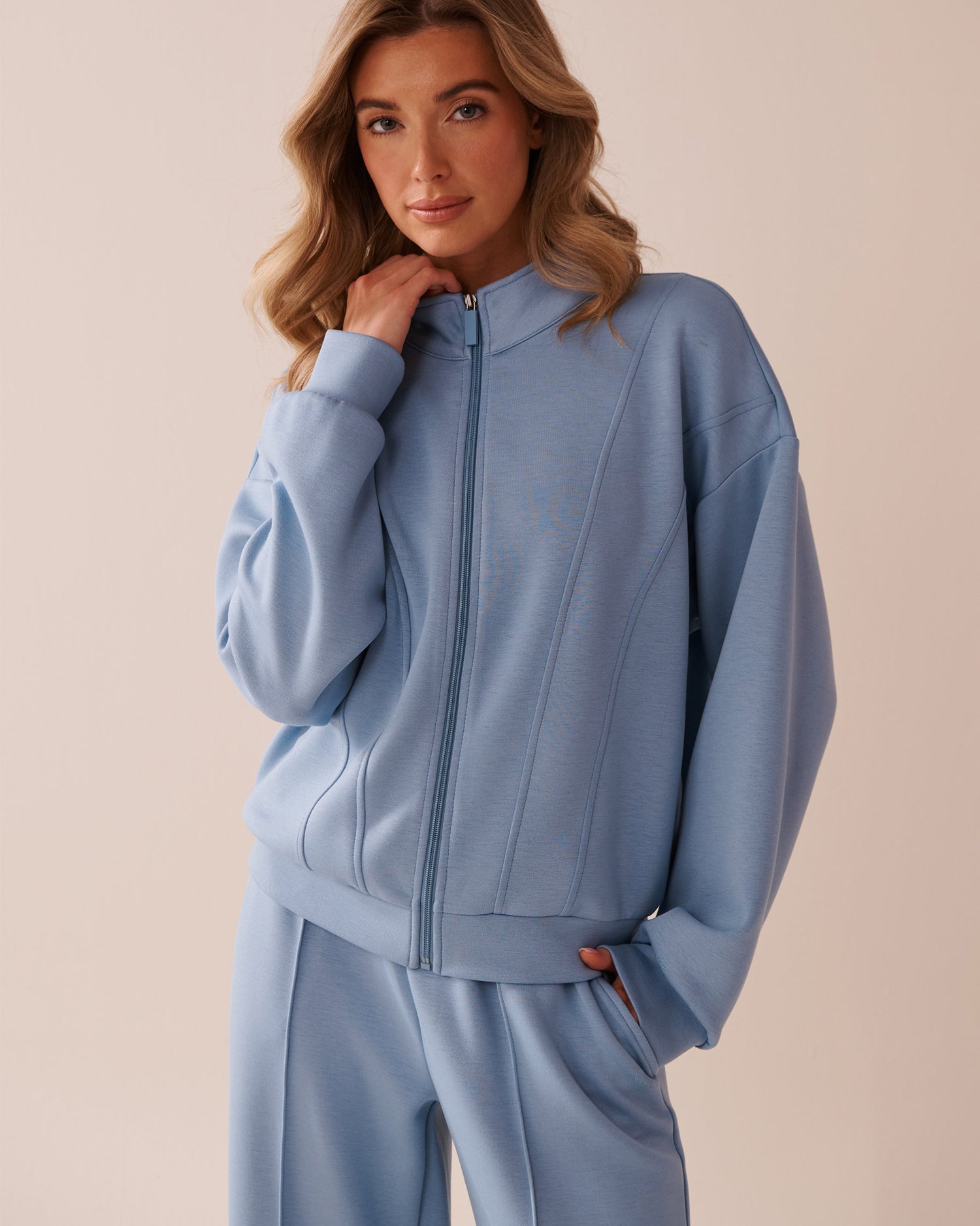 La Vie en Rose_Zip-Up Sweatshirt_50100100_40050_01