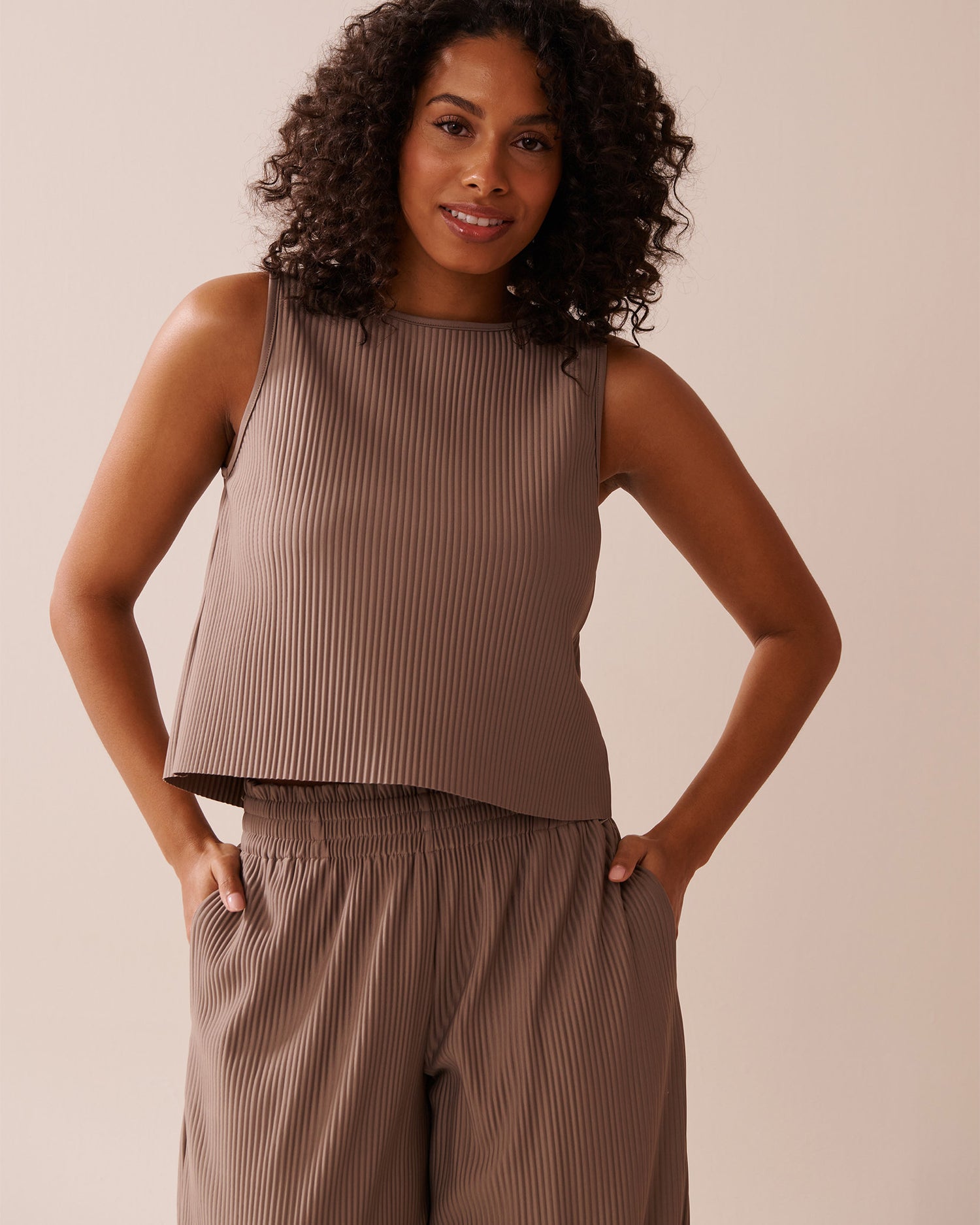 La Vie en Rose_Pleated Effect Top_50100102_00011_01