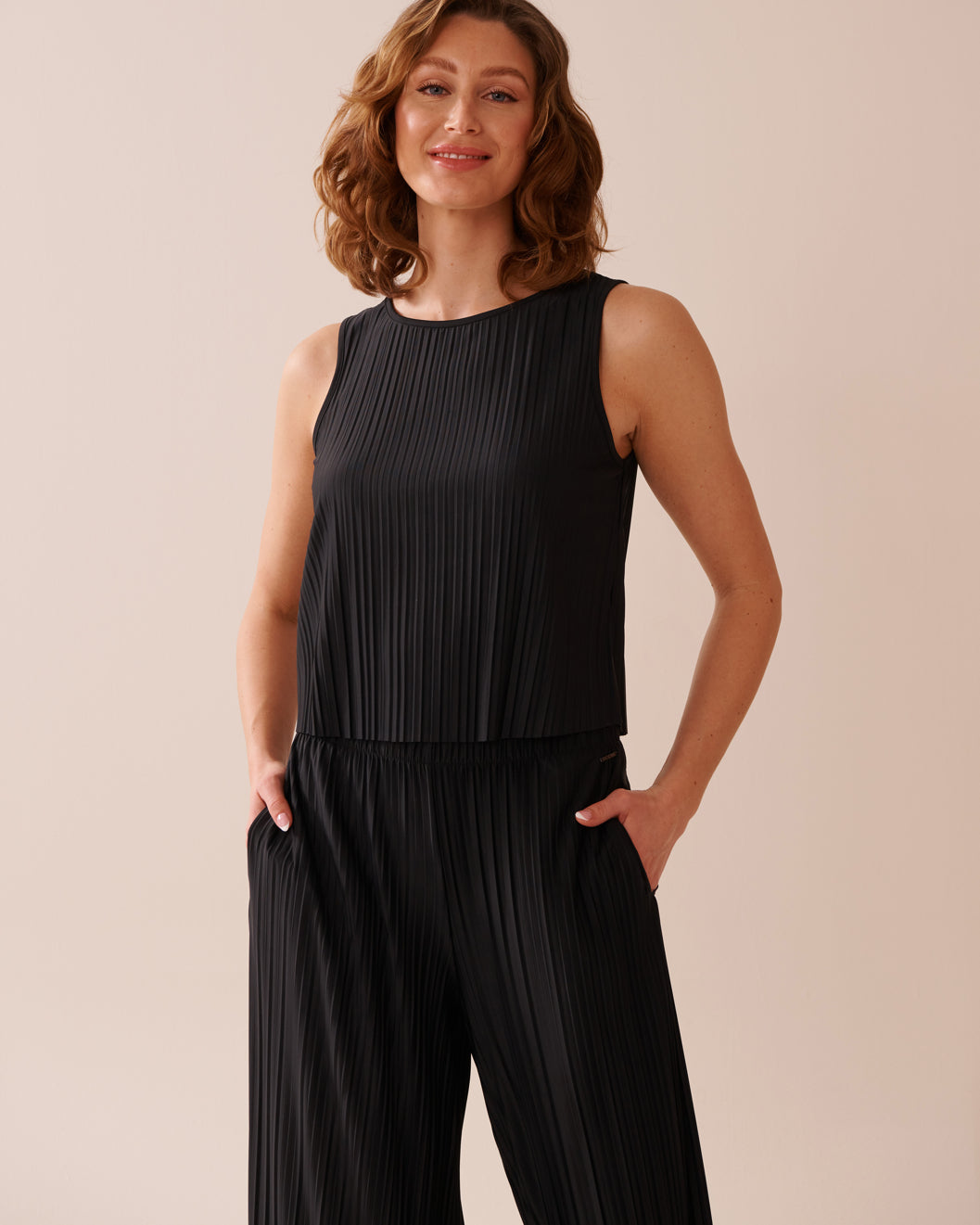 La Vie en Rose_Black Beauty_Lightweight Pleated Effect Cami_50100104_00001_01