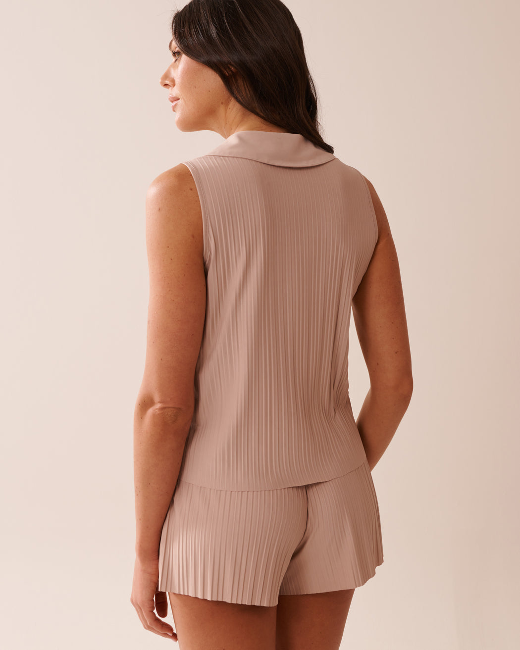 La Vie en Rose_Mushroom_Lightweight Pleated Effect Shirt Collar Cami_50100105_20011_02