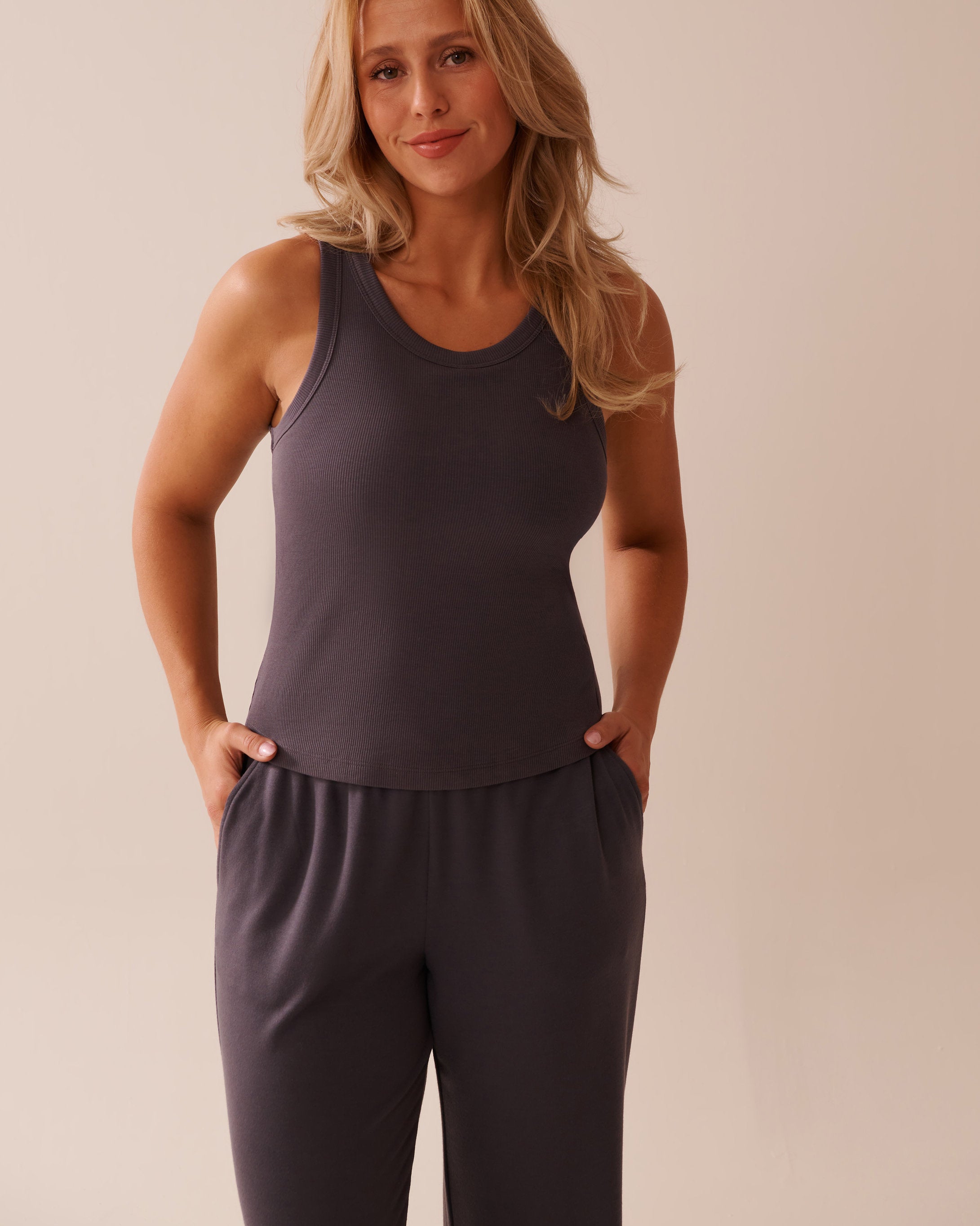 La Vie en Rose_Ribbed Cotton Cami with Shelf Bra_50100108_00049_01