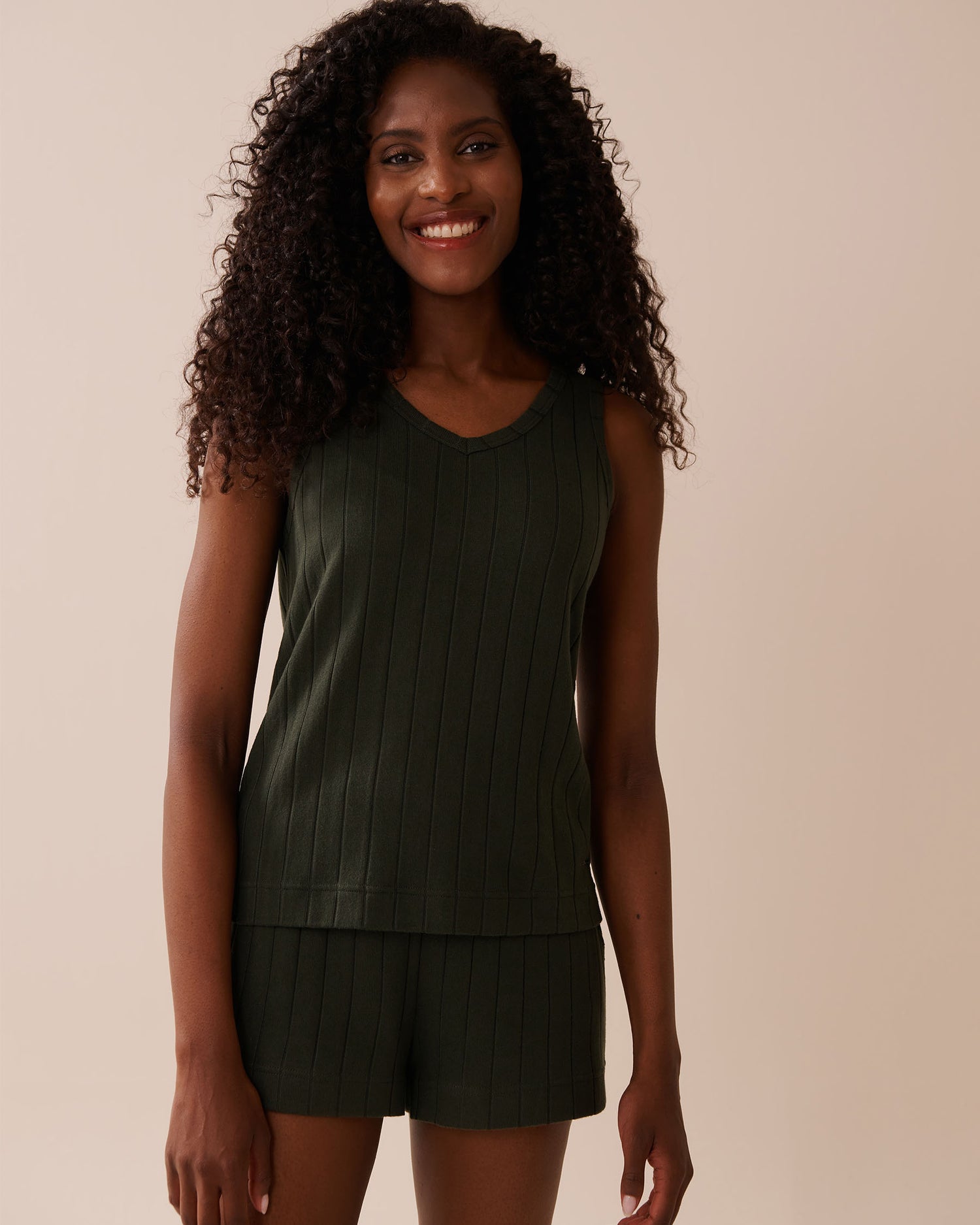 La Vie en Rose_Duffel Bag_Ribbed V-neck Cami_50100111_30076_02