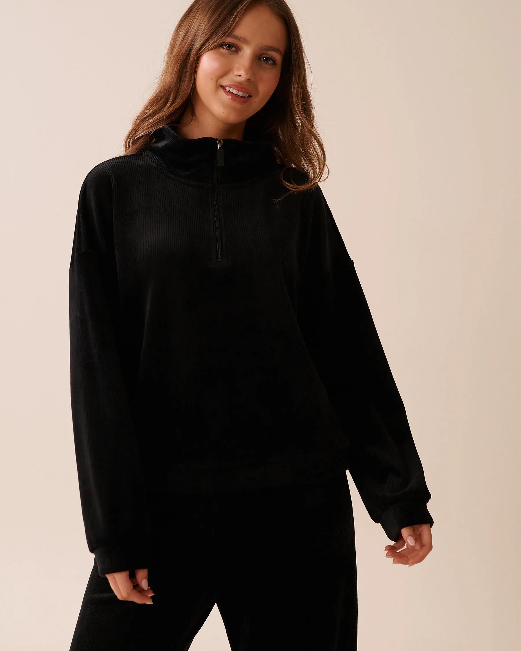 La Vie en Rose_Black Beauty_Heavy Ribbed Half-Zip Sweatshirt_50100115_00001_01