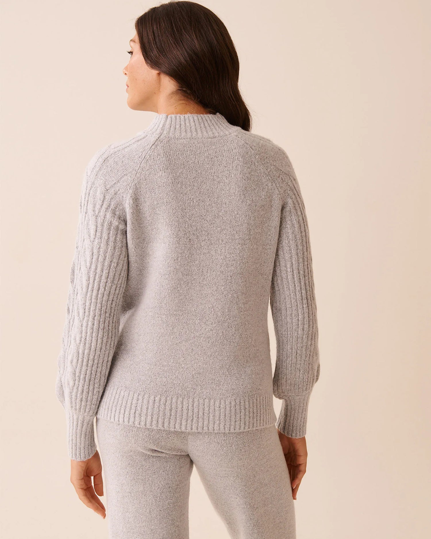 La Vie en Rose_Comfy Grey Mix_Cable Sleeve Knit Top_50100117_00007_03