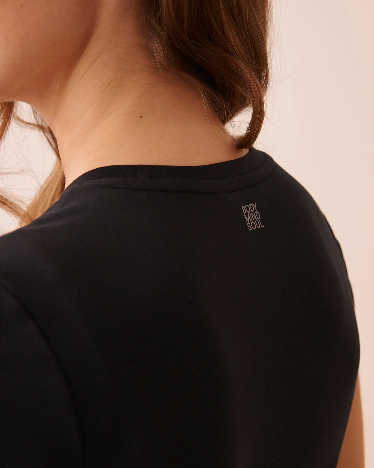 La Vie en Rose Black Beauty Women Heavyweight Super Soft T-Shirt SKU: 50100131_00001 Image 03