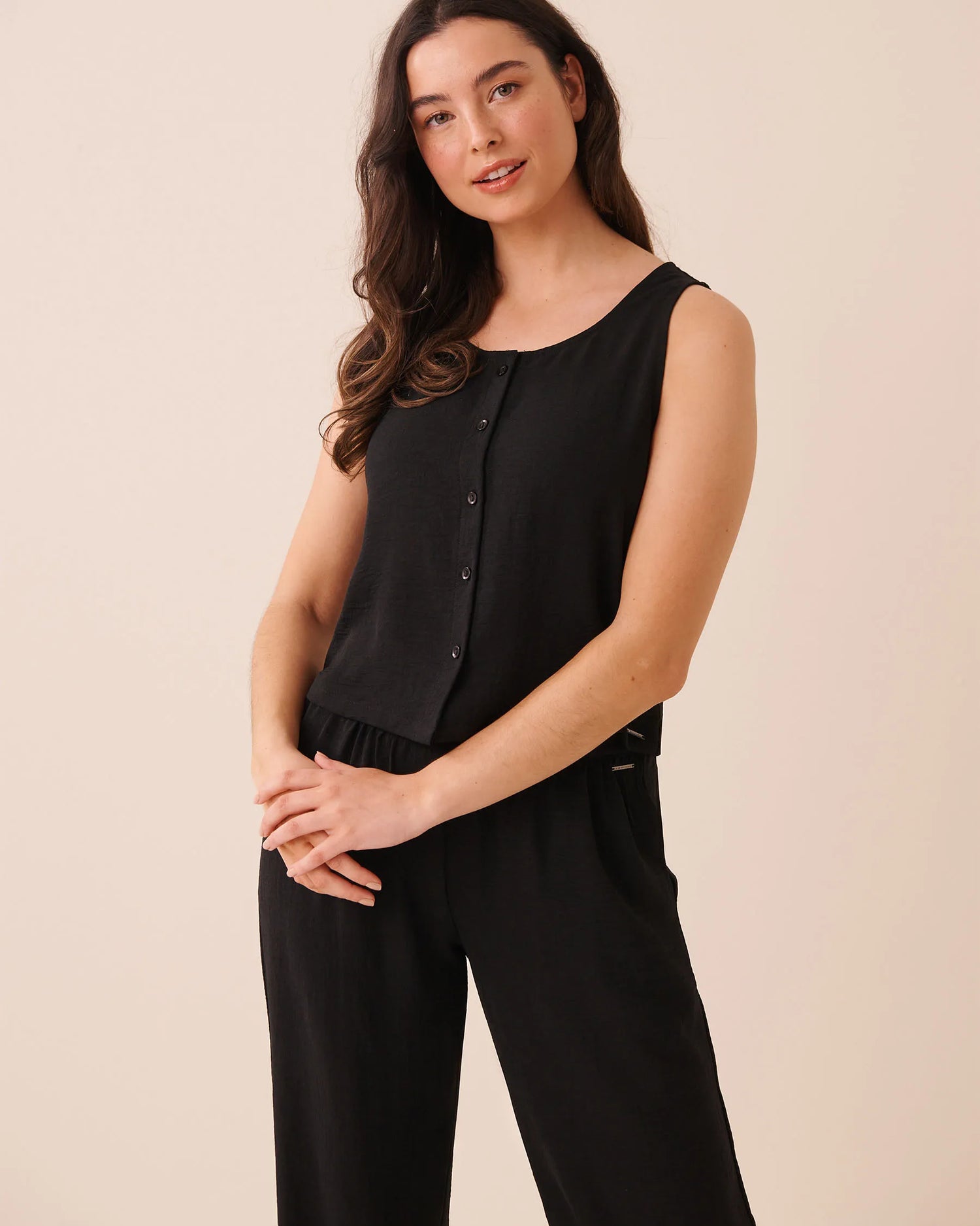 La Vie en Rose Black Beauty Women Button-Down Crinkle Cami SKU: 50100132_00001 Image 01