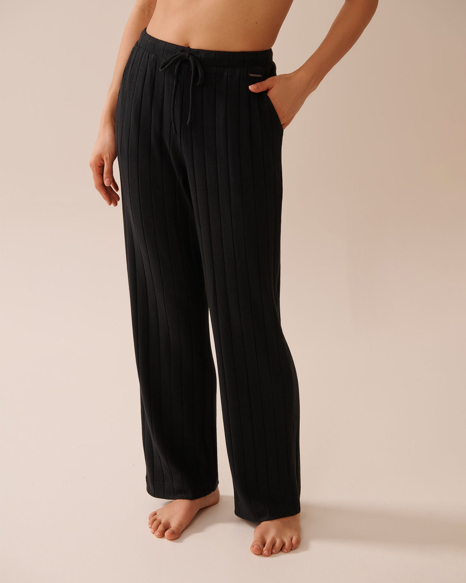 La Vie en Rose_Black Beauty_Ribbed Pants_50200099_00001_01