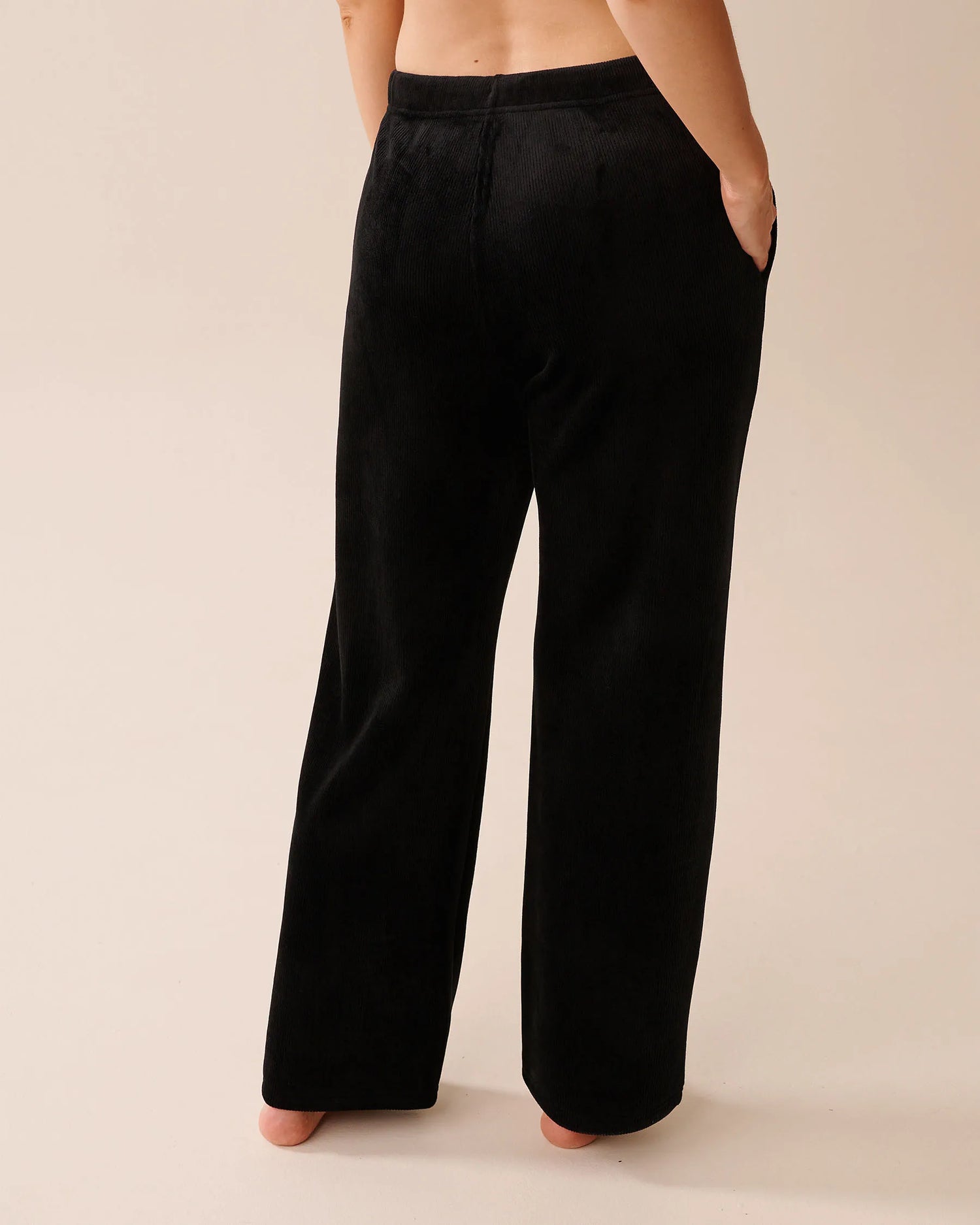 La Vie en Rose_Black Beauty_Heavy Ribbed Pants_50200104_00001_02