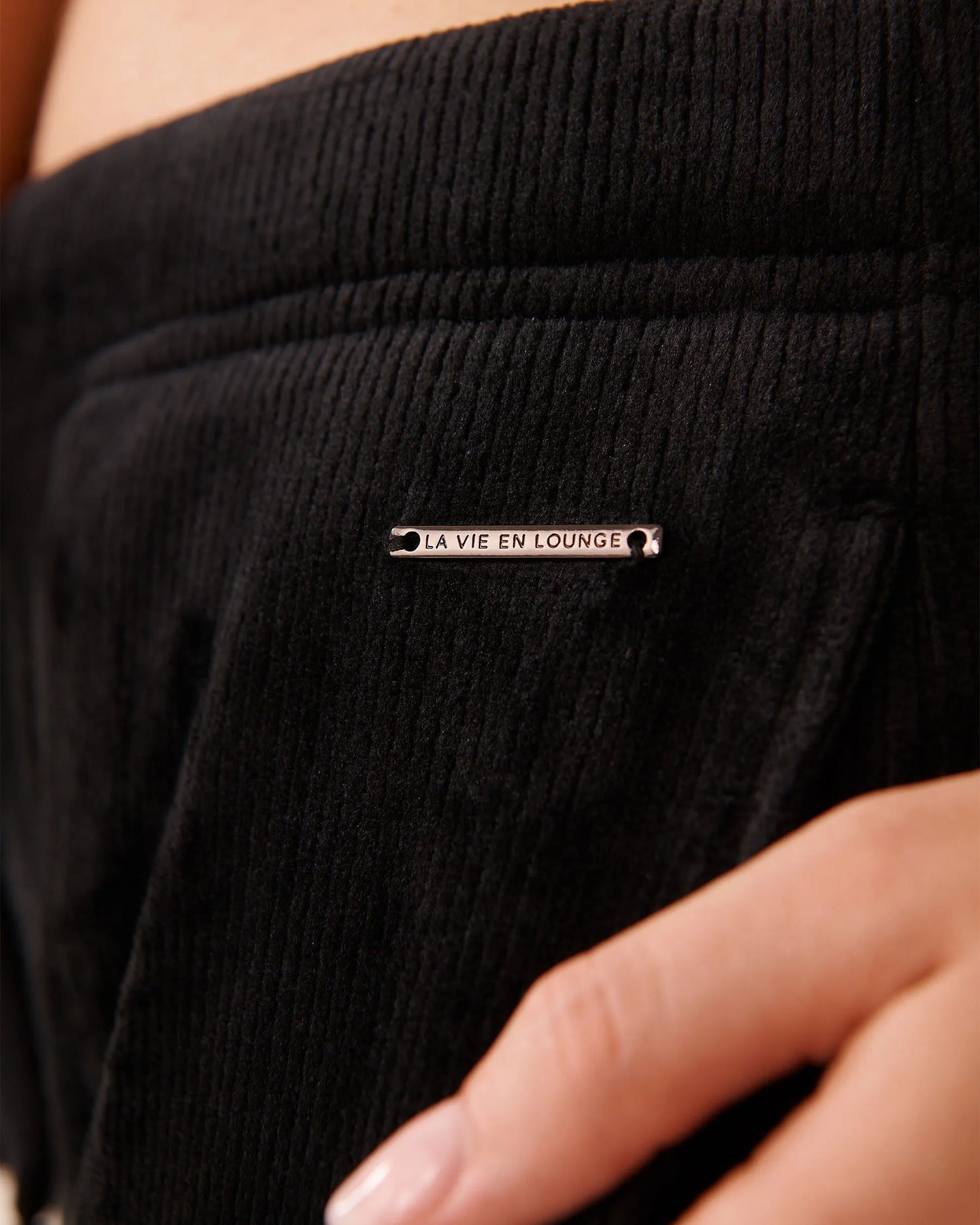 La Vie en Rose_Black Beauty_Heavy Ribbed Pants_50200104_00001_03