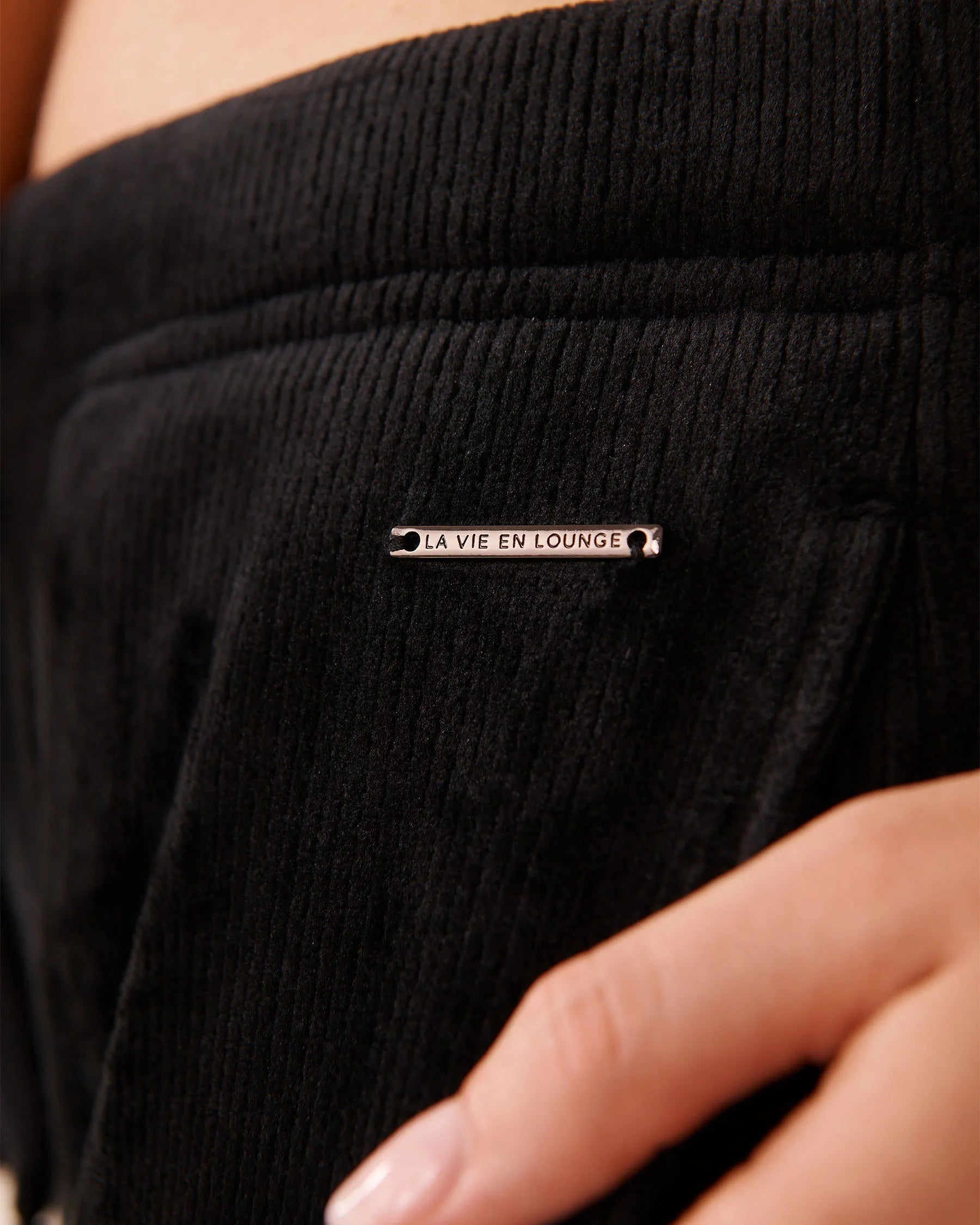 La Vie en Rose_Black Beauty_Heavy Ribbed Pants_50200104_00001_03