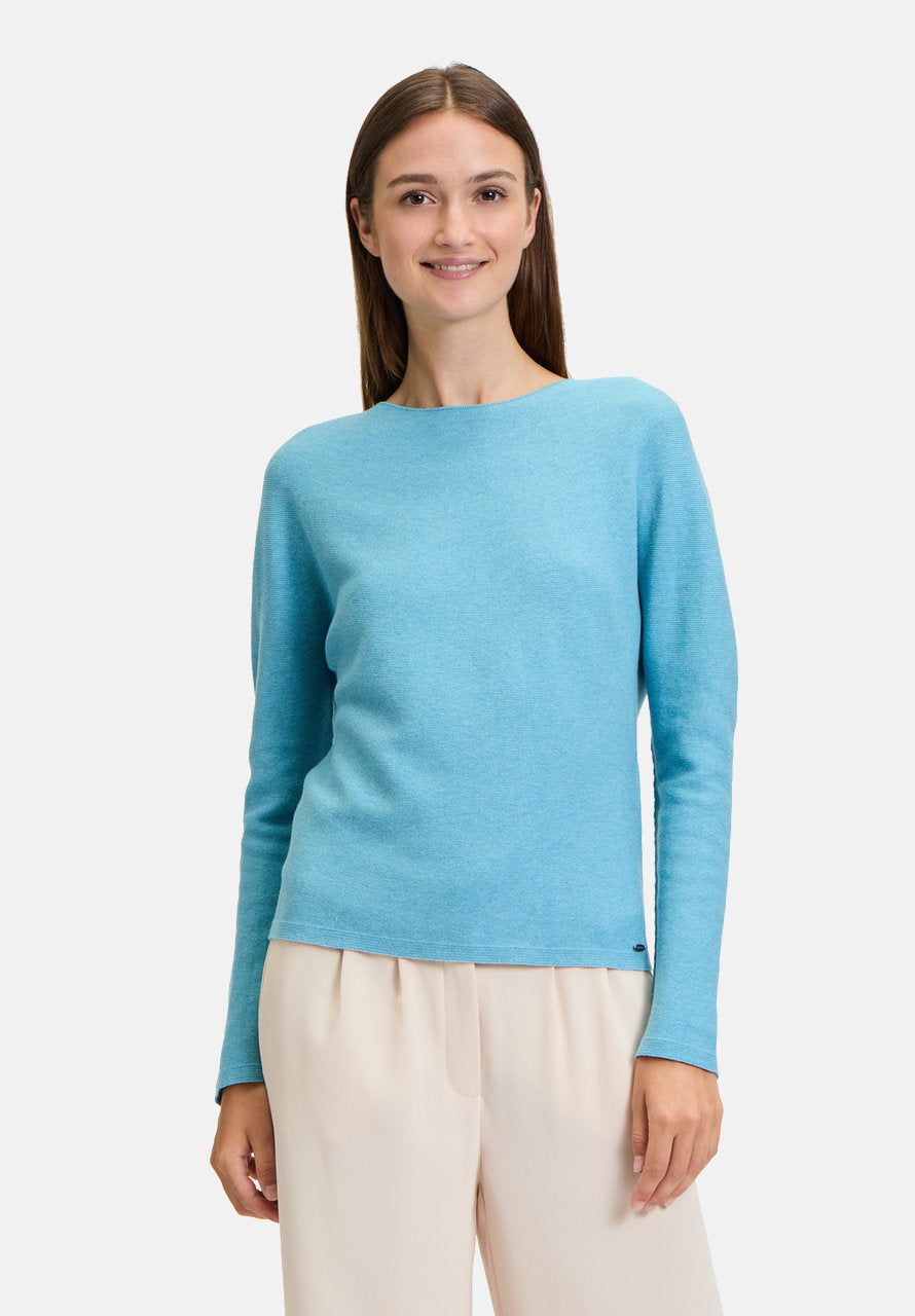 Knitted Sweater with Knitted Details_5021-3254_8713_01