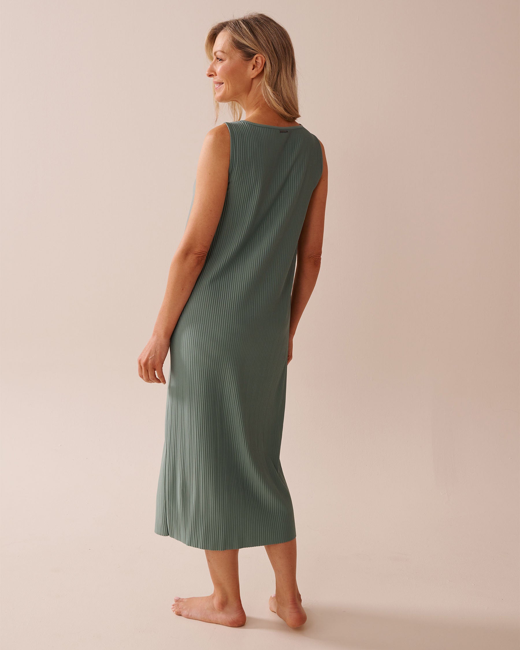 La Vie en Rose_Pleated Effect Long Sleeveless Dress_50400041_30019_02