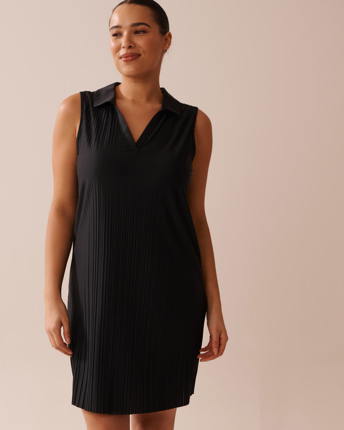 La Vie en Rose_Black Beauty_Lightweight Pleated Effect Shirt Collar Dress_50400042_00001_01