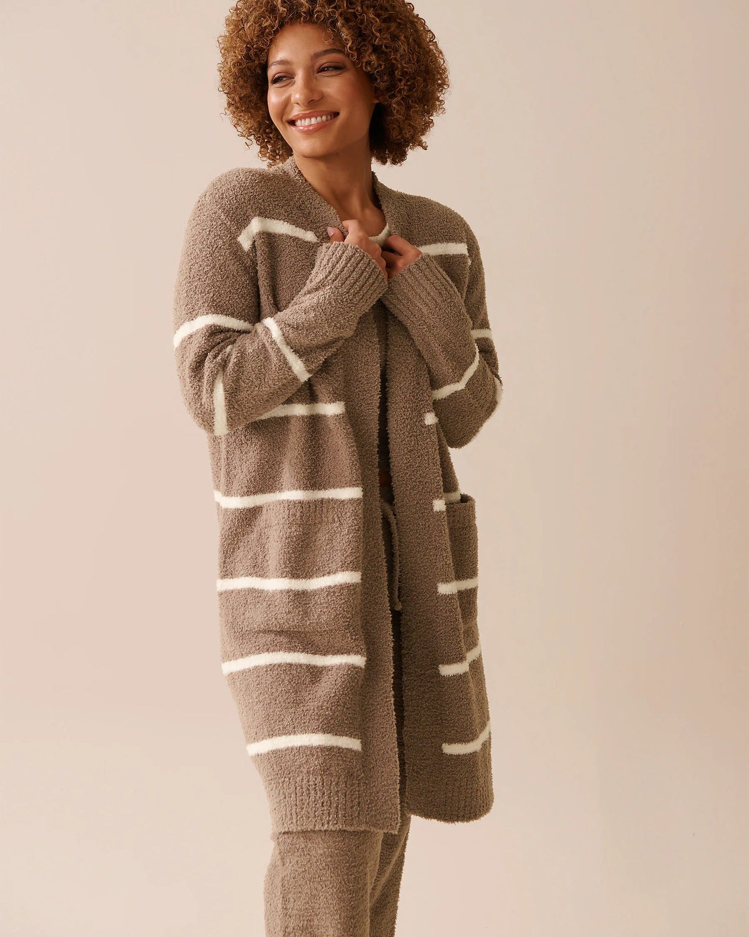 La Vie en Rose_Cinder &amp; Snow Stripes_Chenille Long Cardigan_50500016_P00449_03