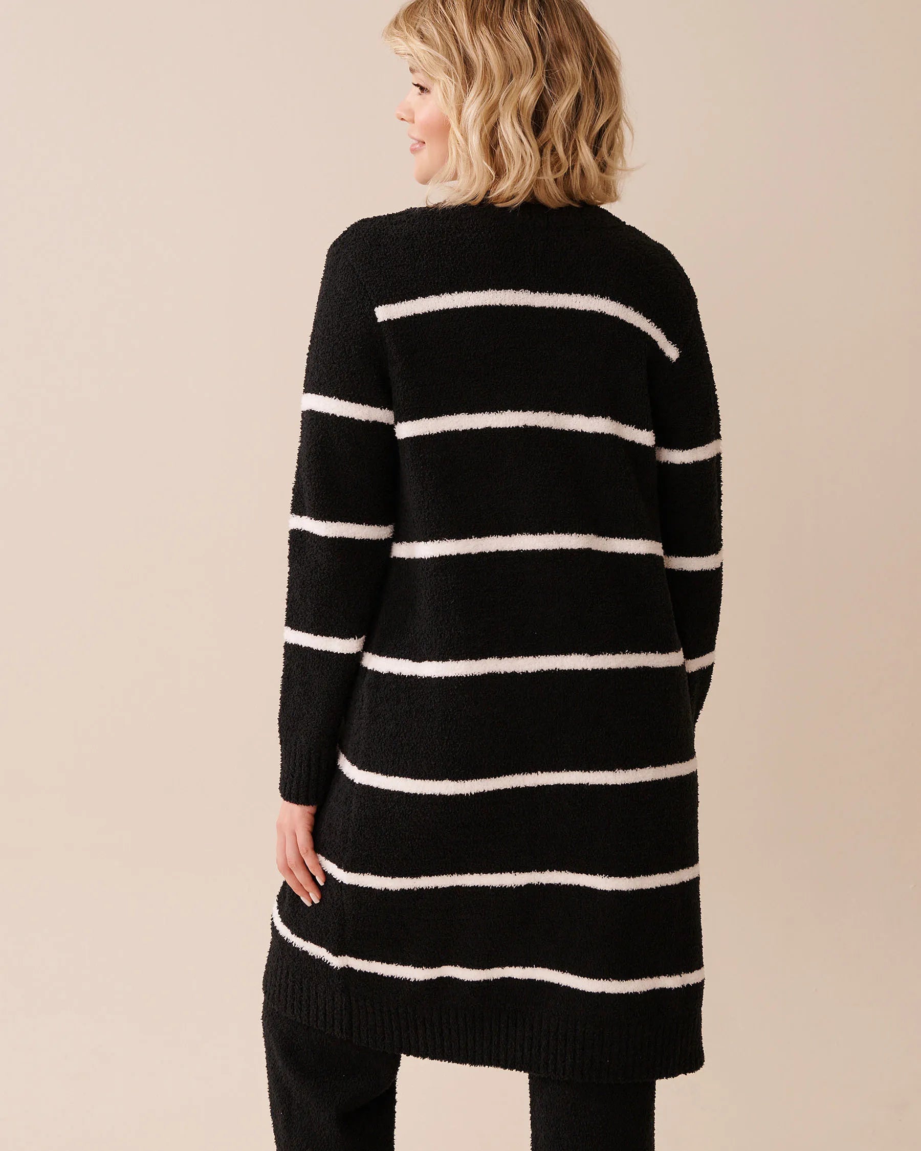 La Vie en Rose_Black &amp; Snow Stripes_Chenille Long Cardigan_50500016_P00450_02