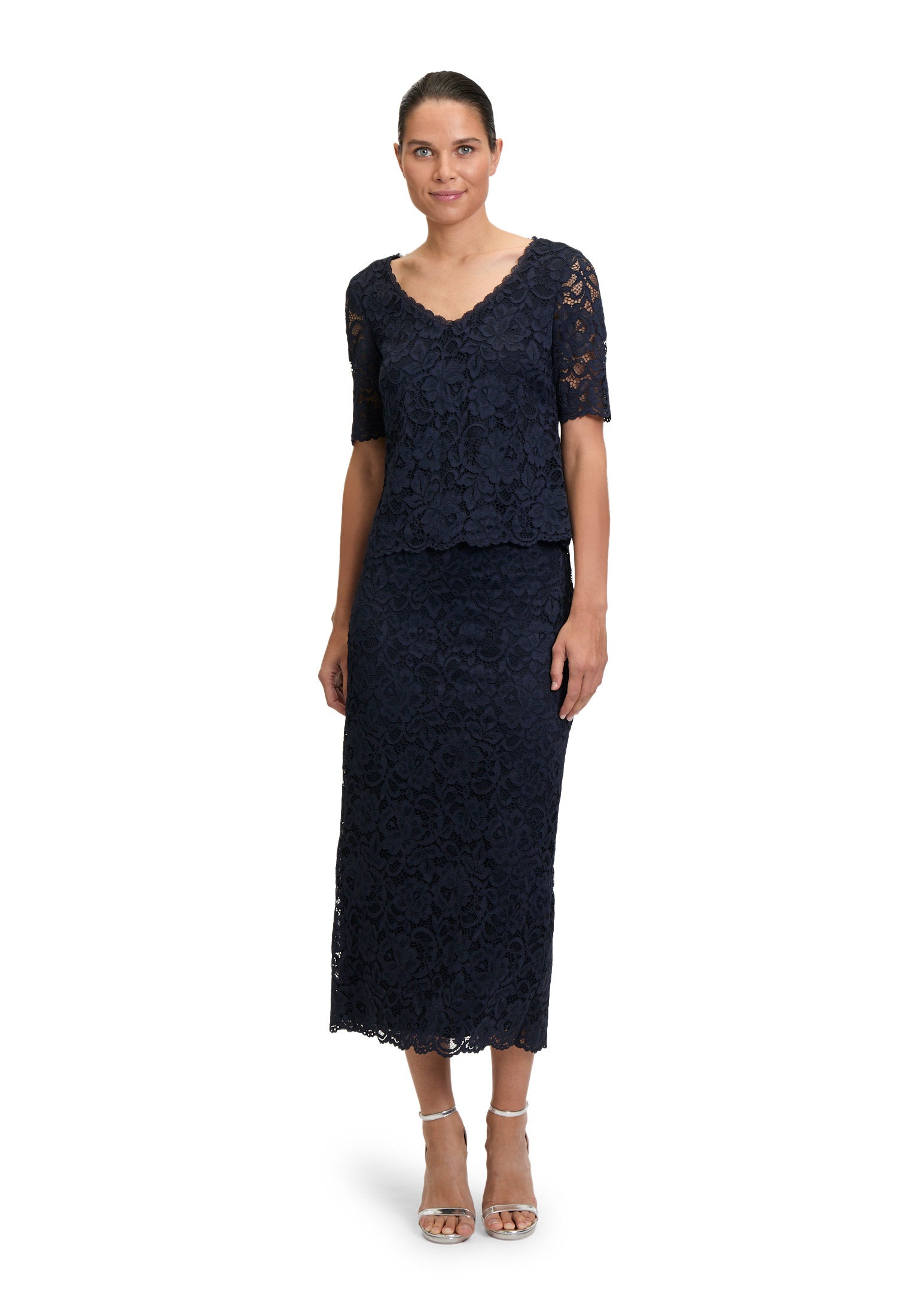 Vera Mont_Lace Skirt in 7/8 Length_5051-4477_8541_01