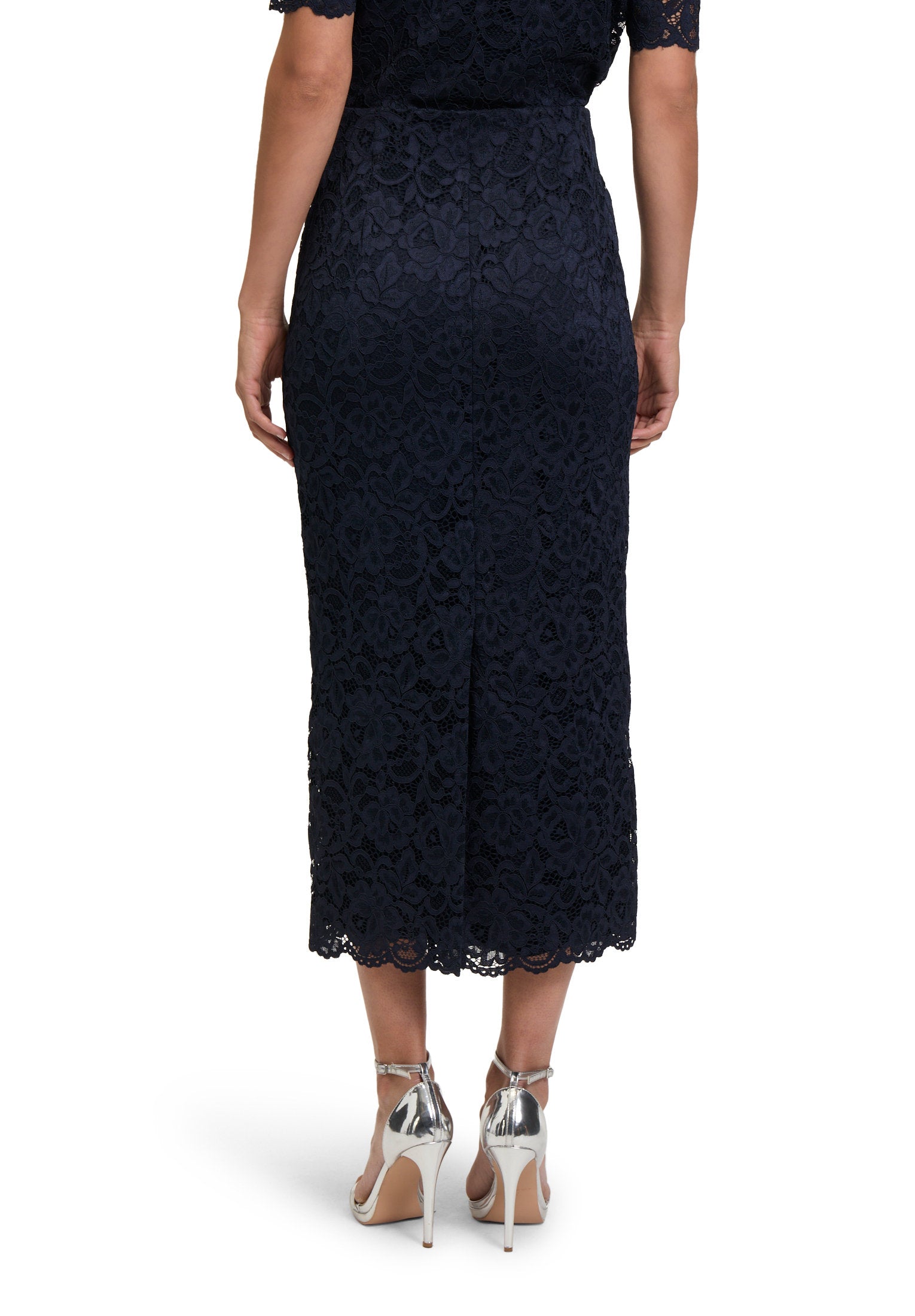 Vera Mont_Lace Skirt in 7/8 Length_5051-4477_8541_03