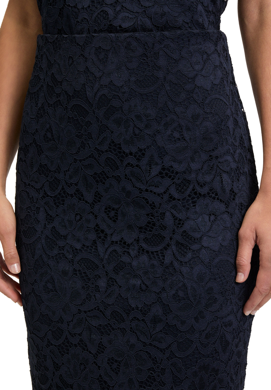 Vera Mont_Lace Skirt in 7/8 Length_5051-4477_8541_06