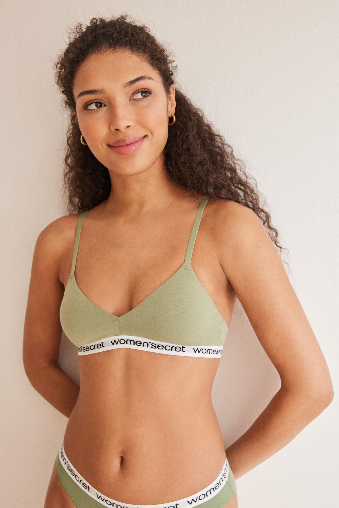 Triangular Cup Bra_5057079_23_04