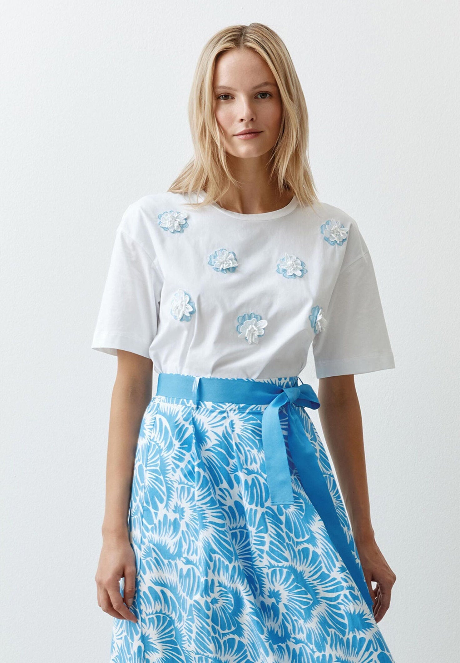 More &amp;  More_T-Shirt with Flower AppliquŽ_51030016_0010_01