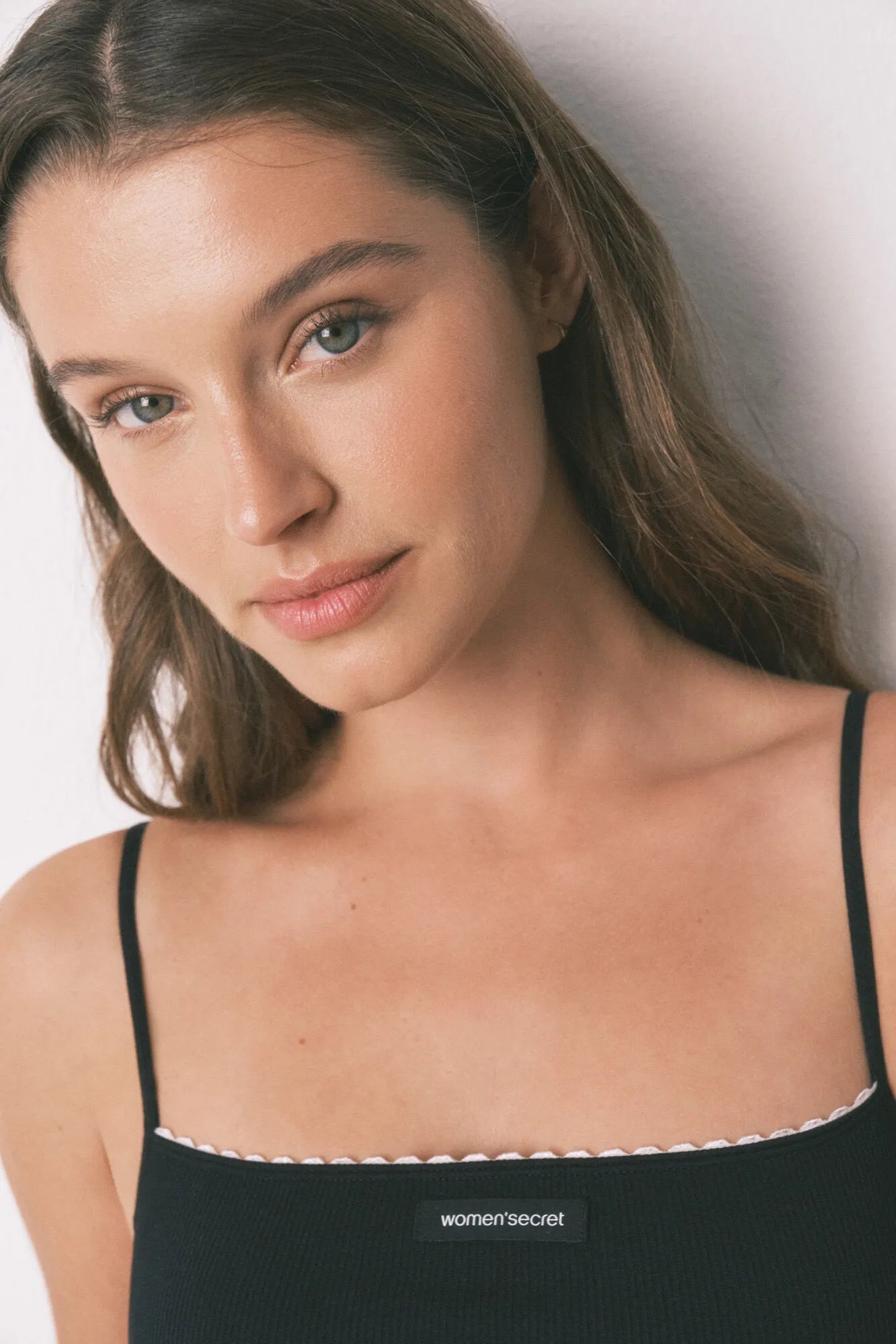 Women Secret_Black_White Straight Seamless Ribbed Top_5103010_01_07