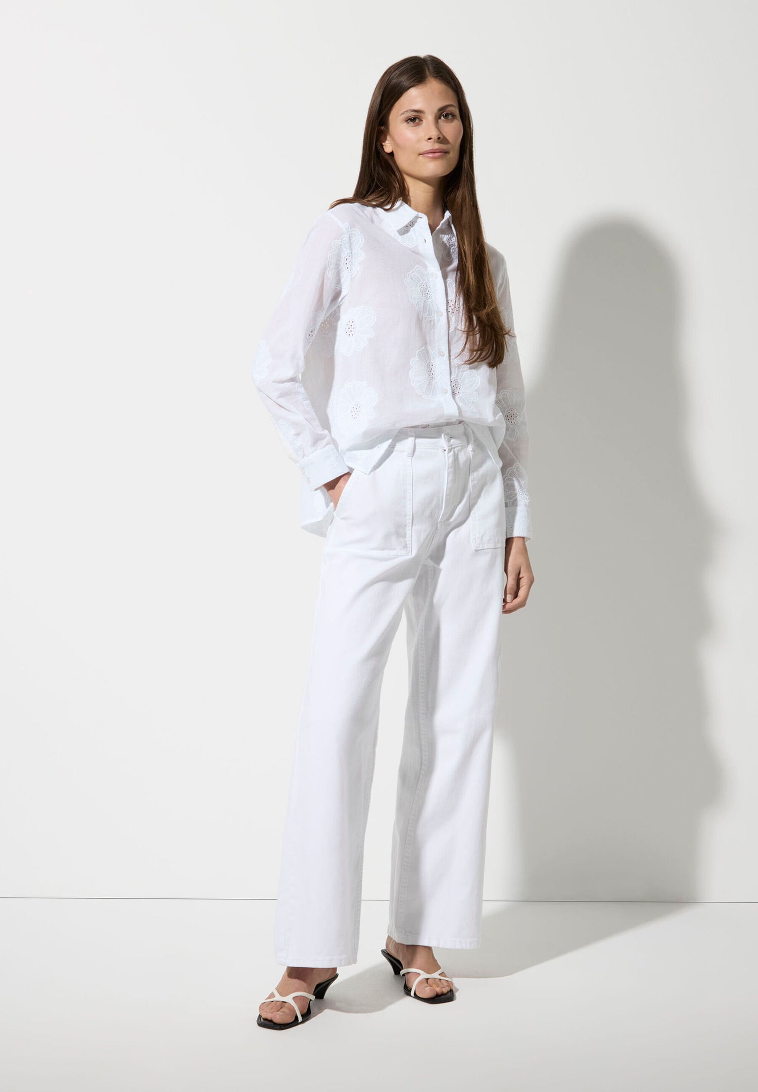 More &amp;  More_White Lace Shirt_51032000_0010_02