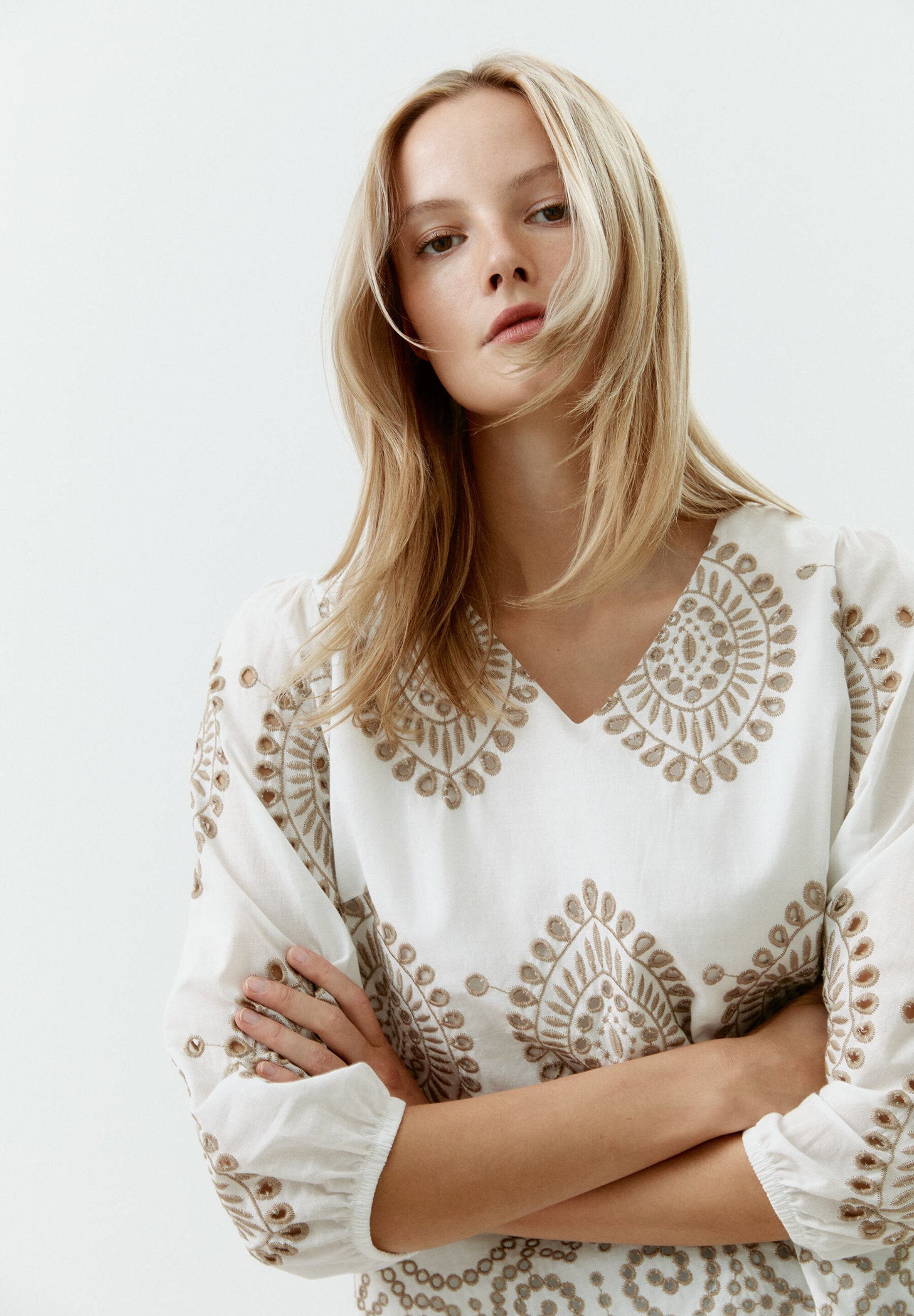 More &amp; More_White/Beige Lace Tunic_51052009_0010_01