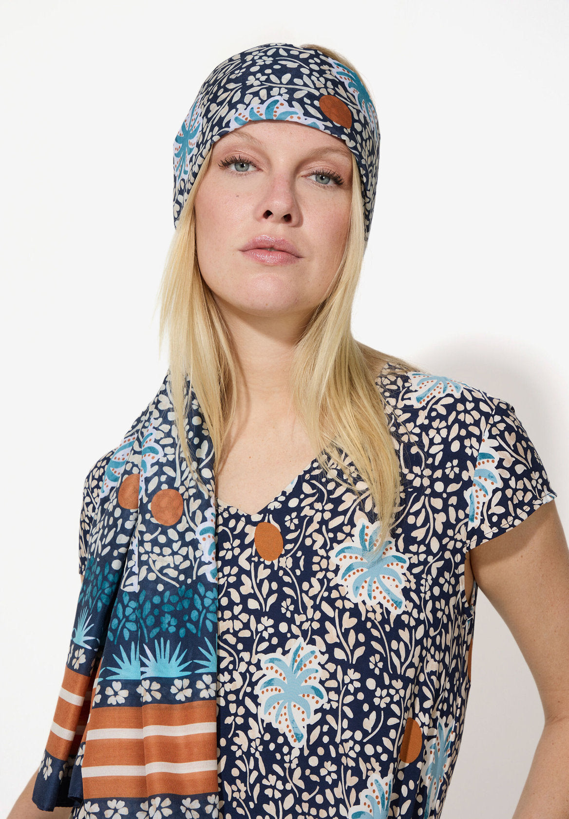 More &amp; More_Print Scarf_51069012_6370_01