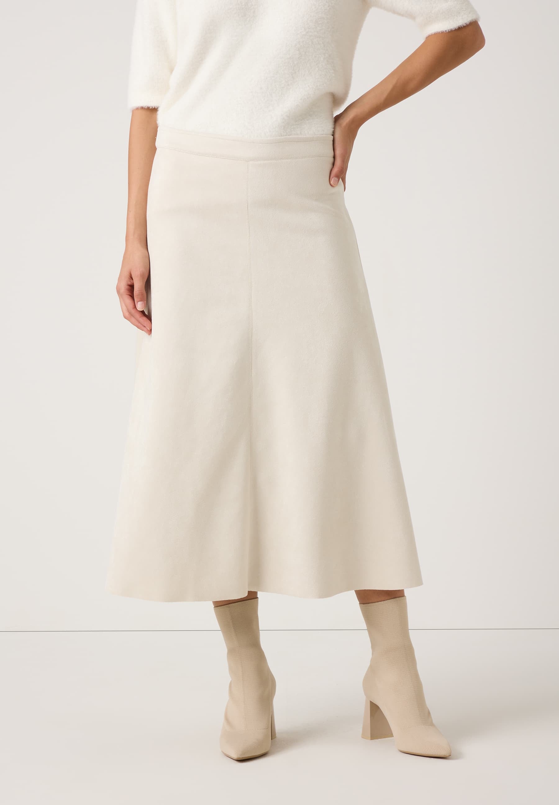 More &amp; More_Dust Beige_Suede-Look Skirt_51085050_0226_02