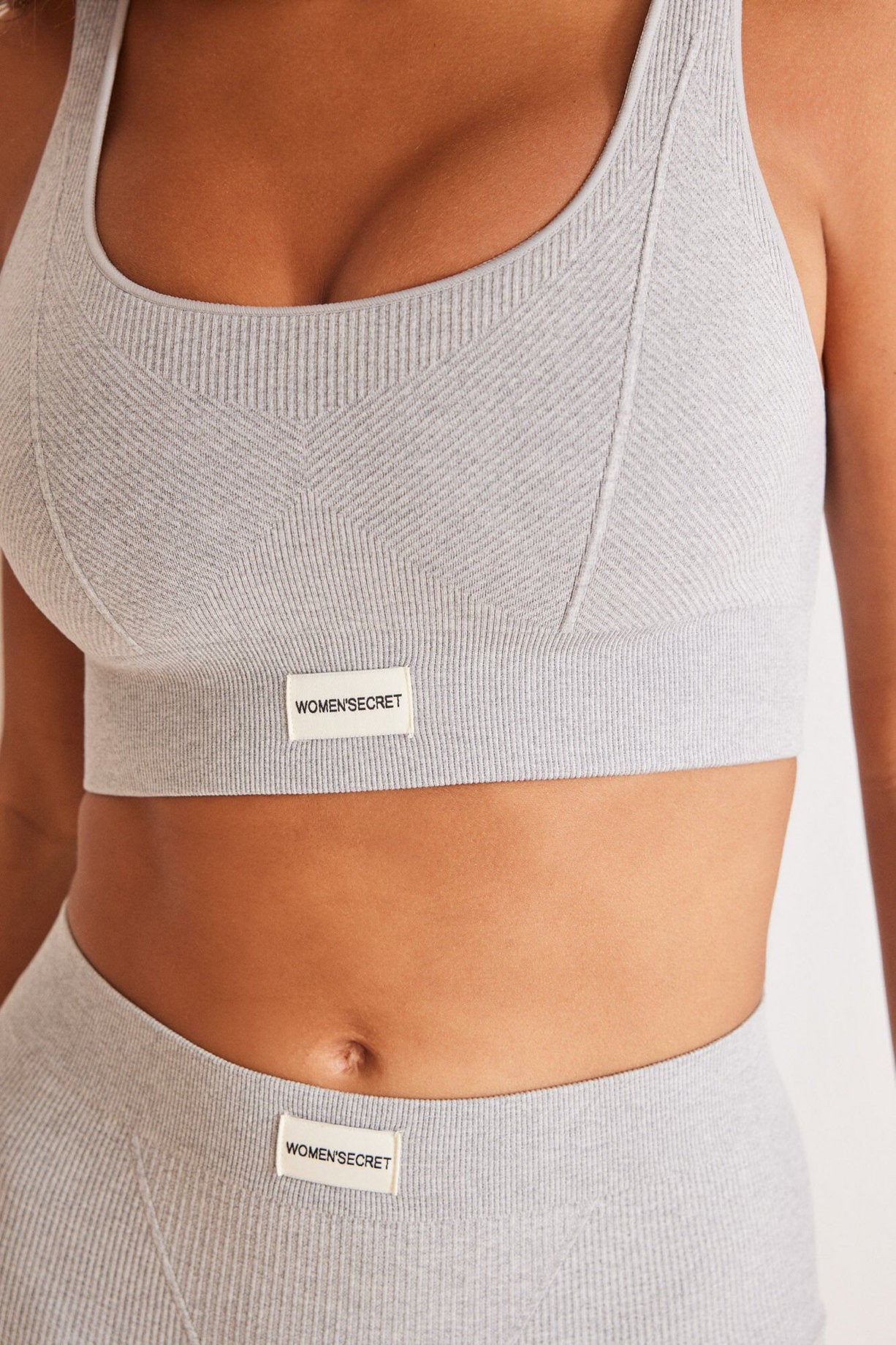 Seamless Gray Ribbed Crop Top_06