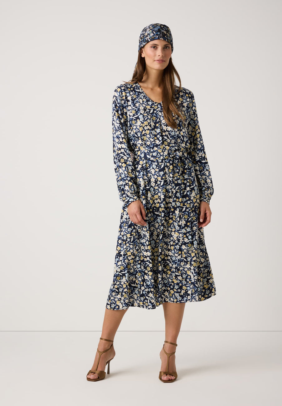 More &amp; More_Scattered Flowers Print_Print Scarf_51089010_6375_04