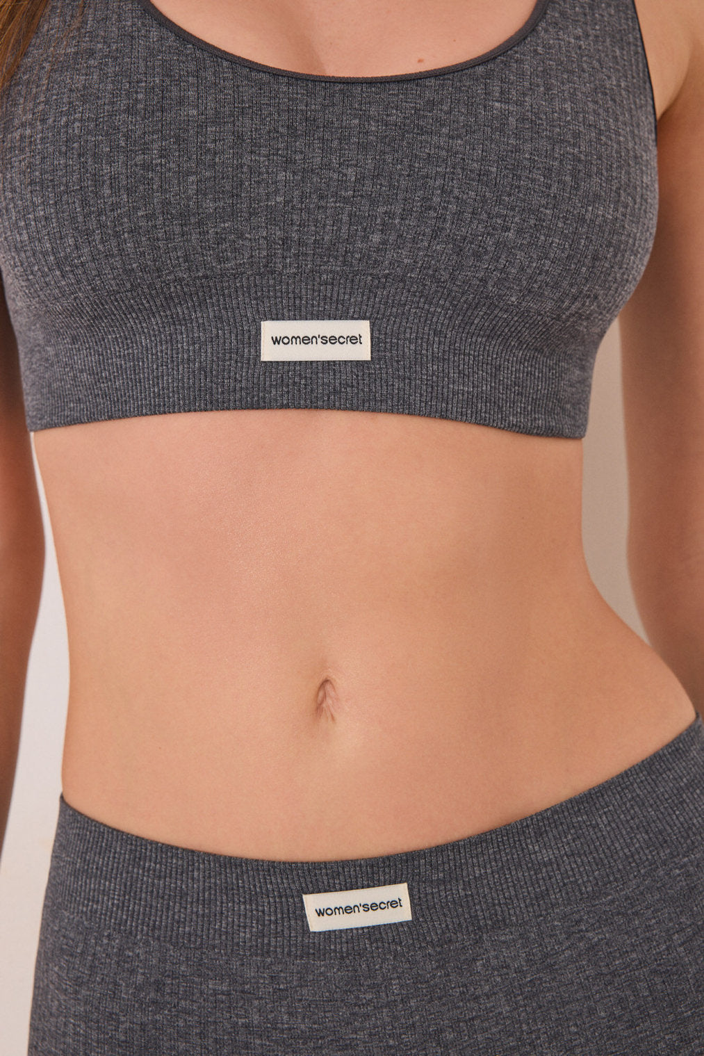 Women Secret_Grey Seamless Ribbed Top_5109008_43_04