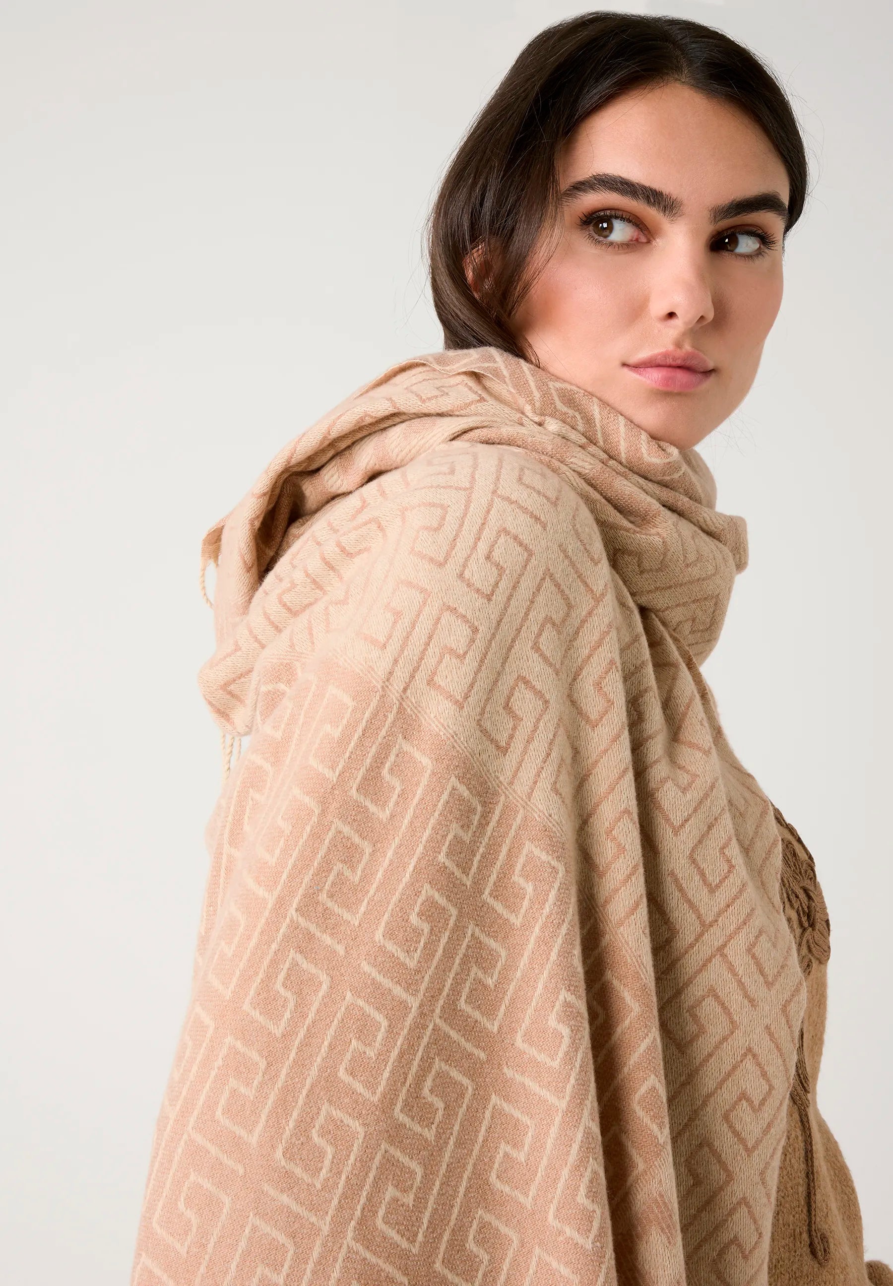 More &amp; More_Woven Jacquard Taupe Melange_Wide Scarf_51109005_2260_01