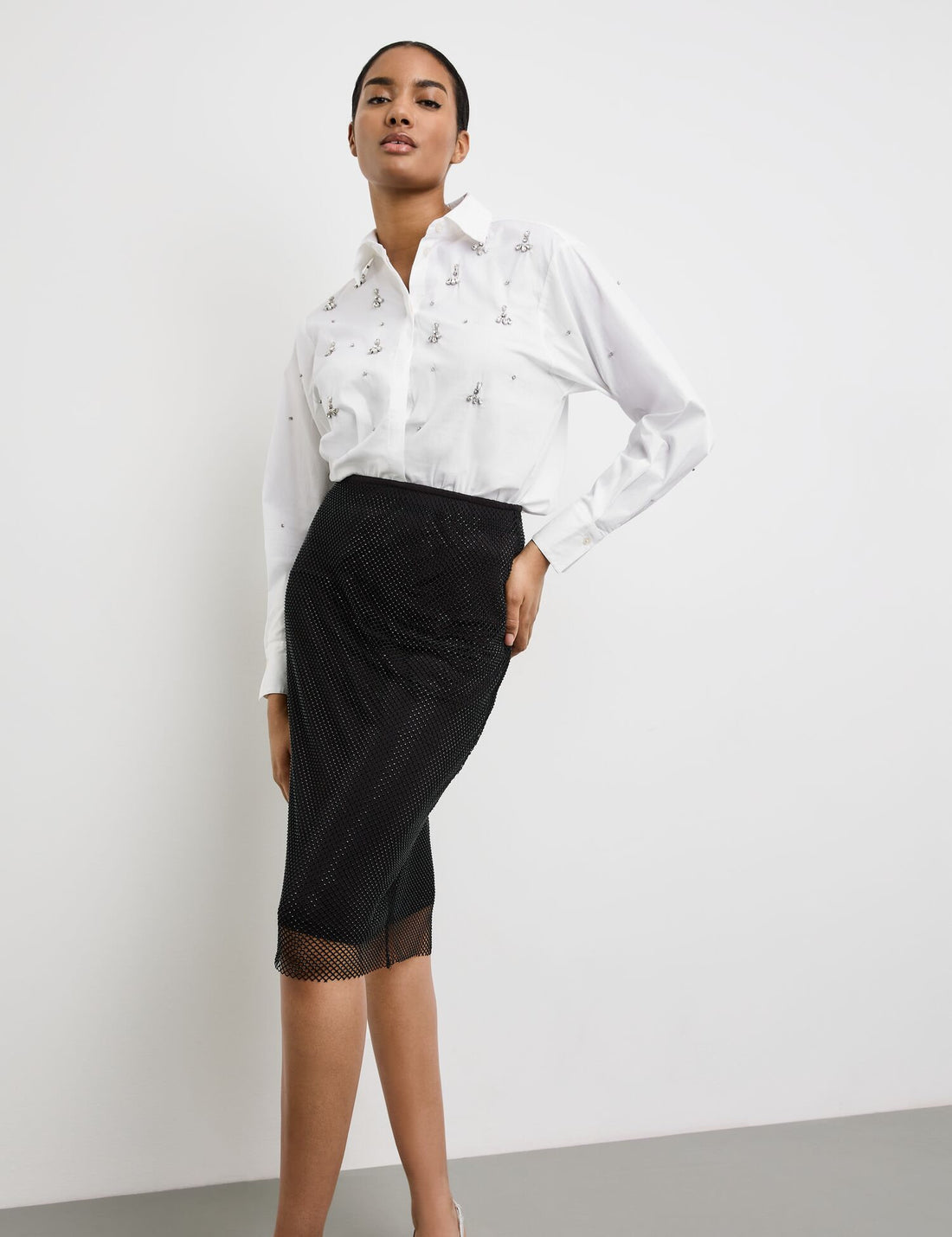 Pencil Skirt With Decorative Trim_511303-16242_1100_03